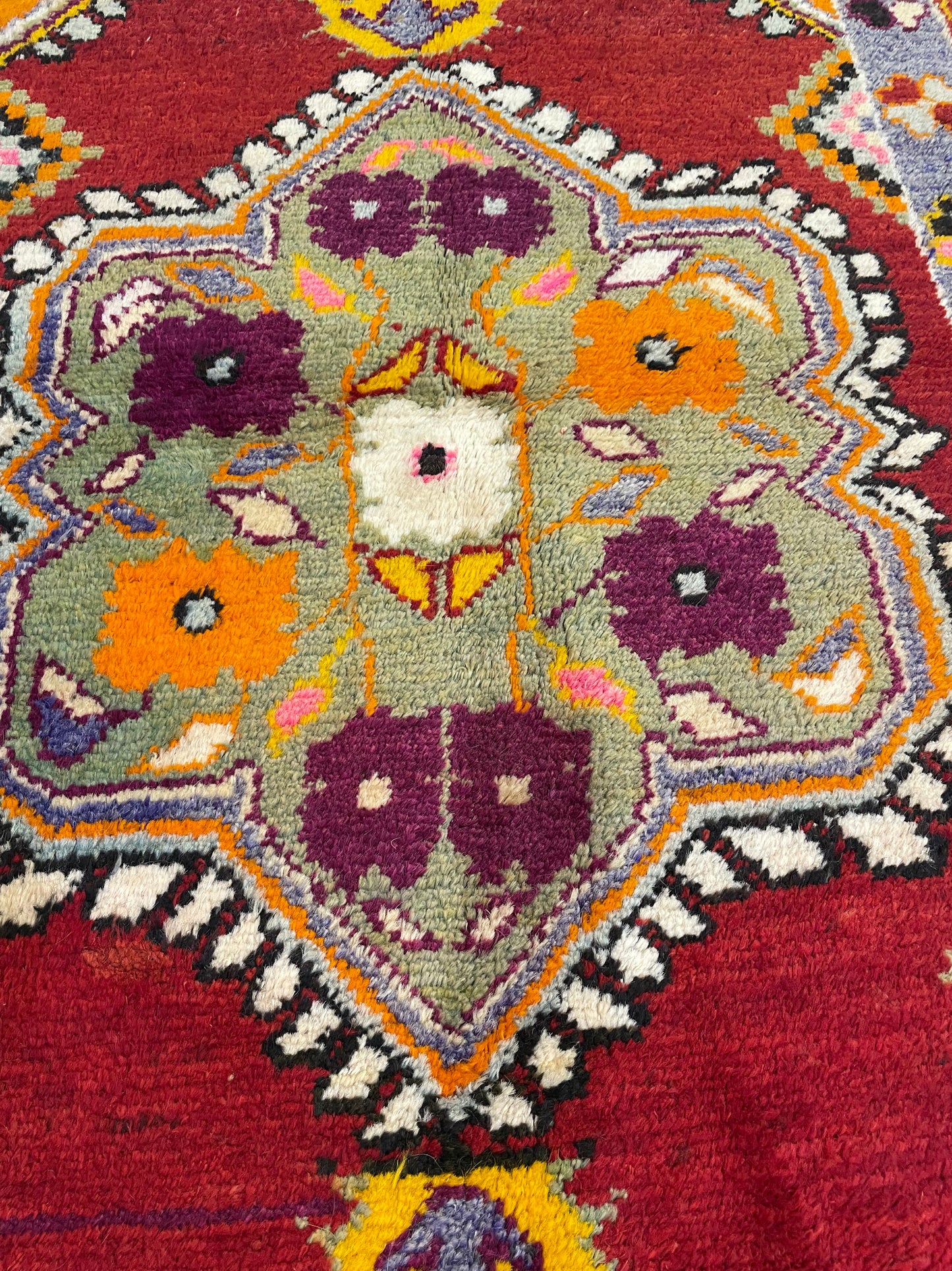 Hand-Knotted Wool Rug Turkish Oushak 2'8" x 5'