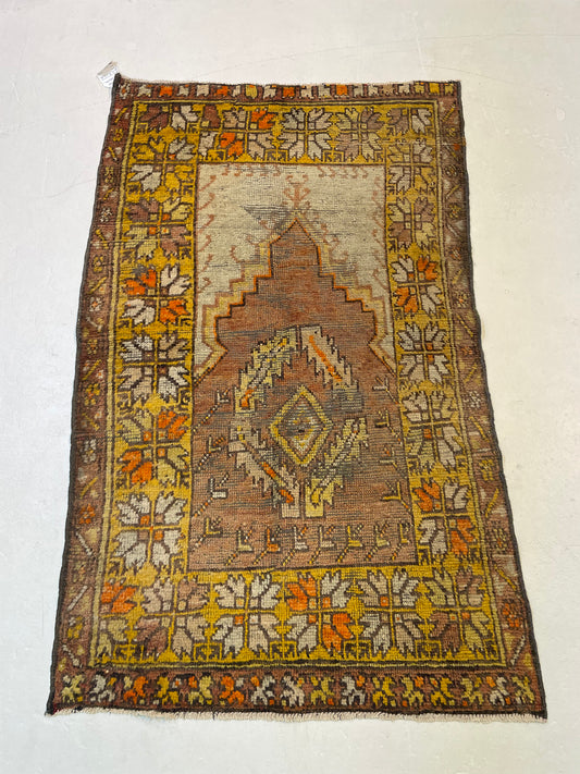 Hand-Knotted Wool Rug Turkish Oushak 2'8" x 4'6"