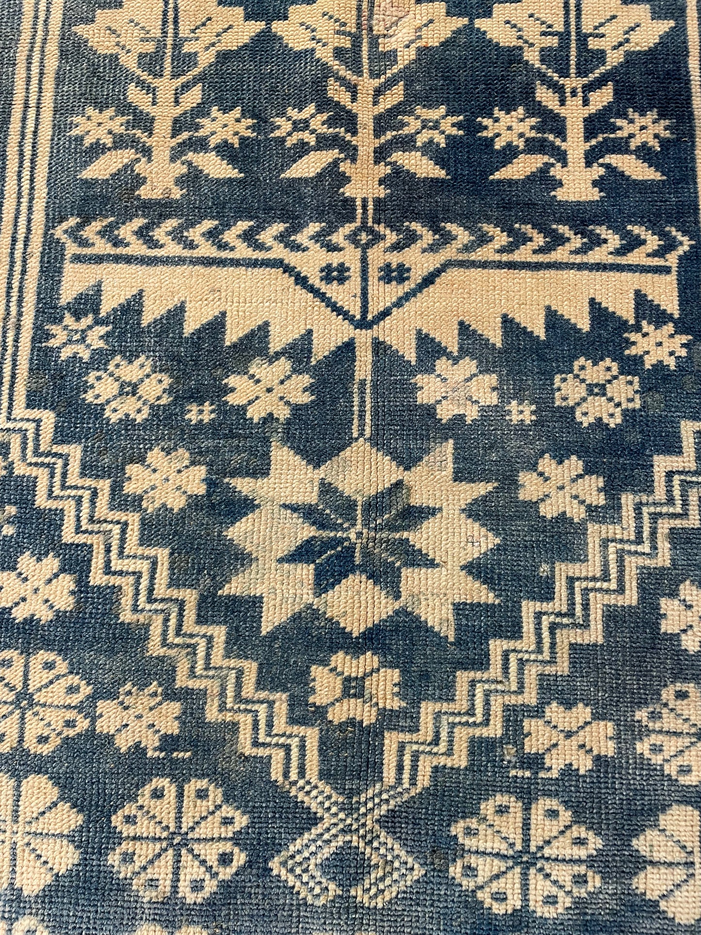 Hand-Knotted Wool Rug Turkish Oushak 2'7" x 4'5"