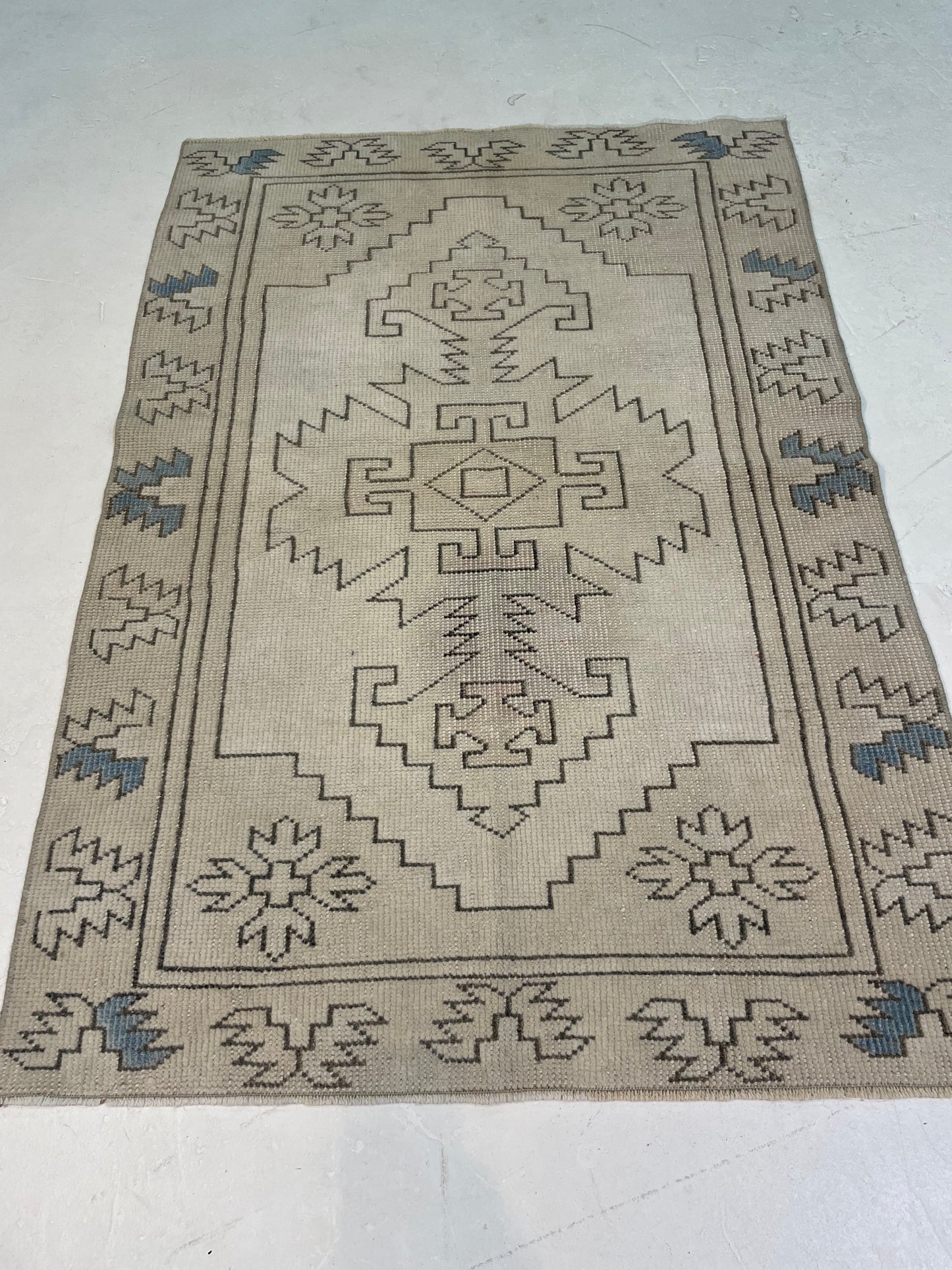 Hand-Knotted Wool Rug Turkish Oushak 2'2" x 4'2"