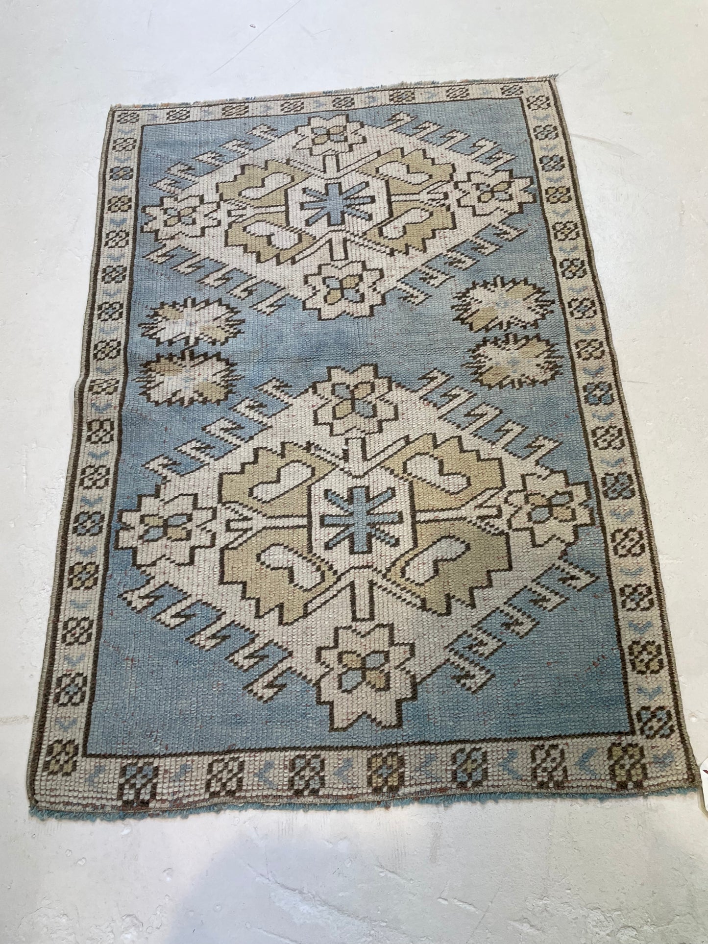 Hand-Knotted Wool Rug Turkish Oushak 2'7" x 3'9"