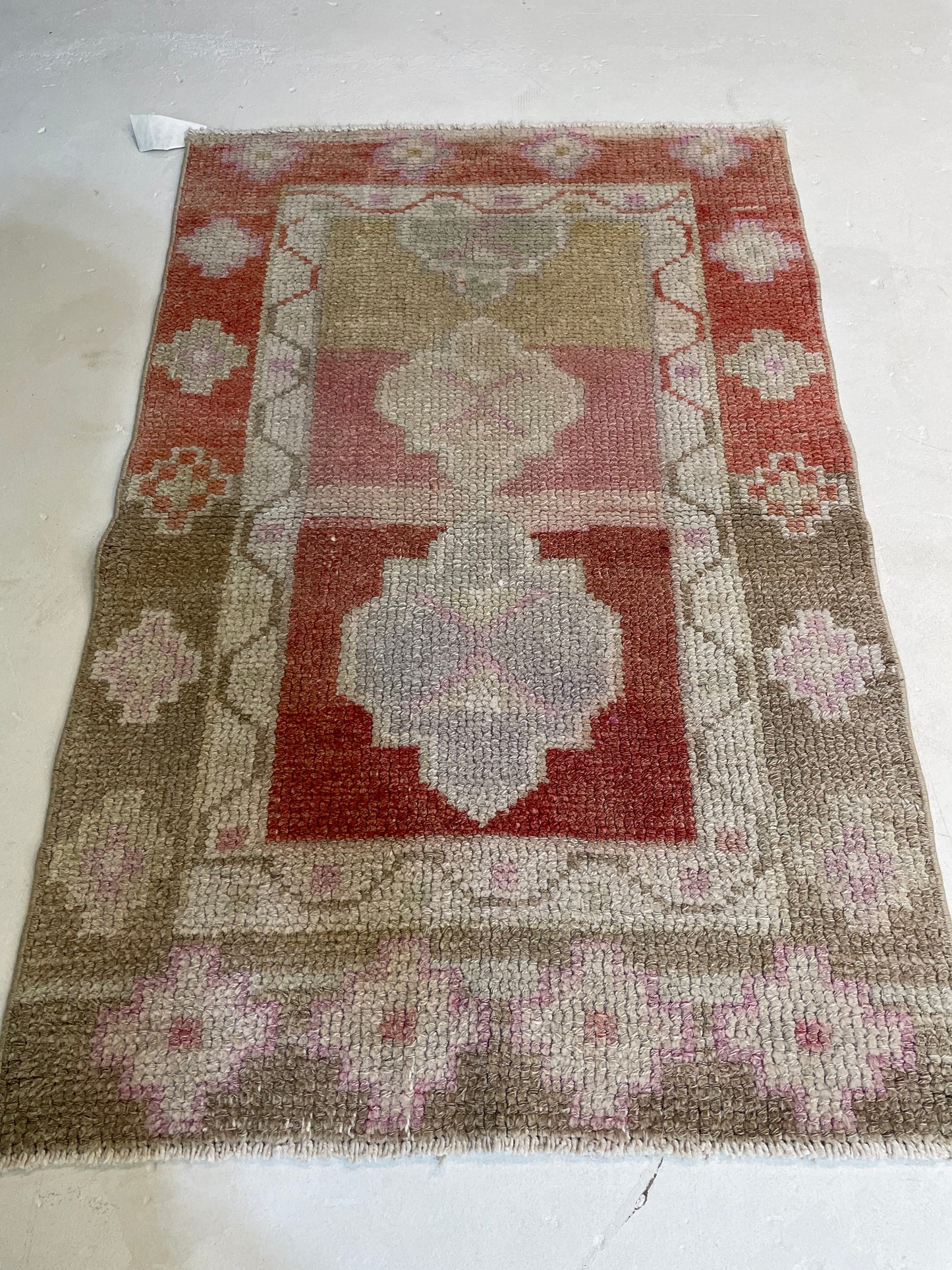 Hand-Knotted Wool Rug Turkish Oushak 2'7" x 4'