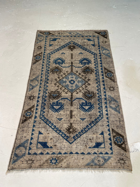 Hand-Knotted Wool Rug Turkish Oushak 2'5" x 4'2"