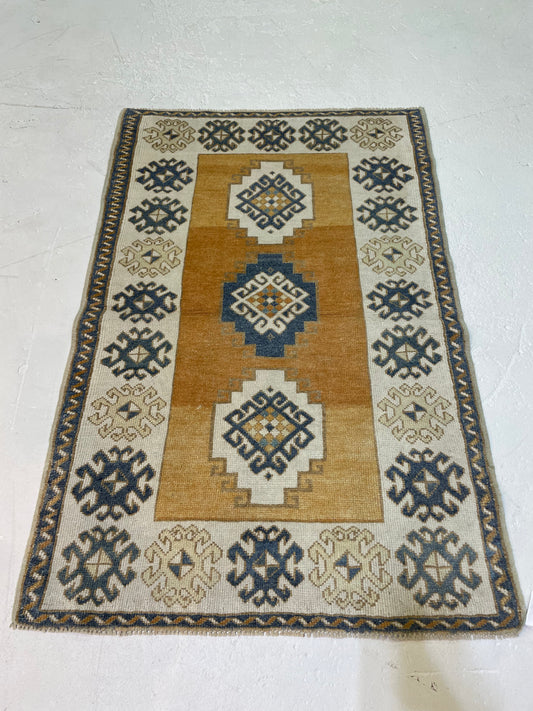 Hand-Knotted Wool Rug Turkish Oushak 2'9" x 4'2"