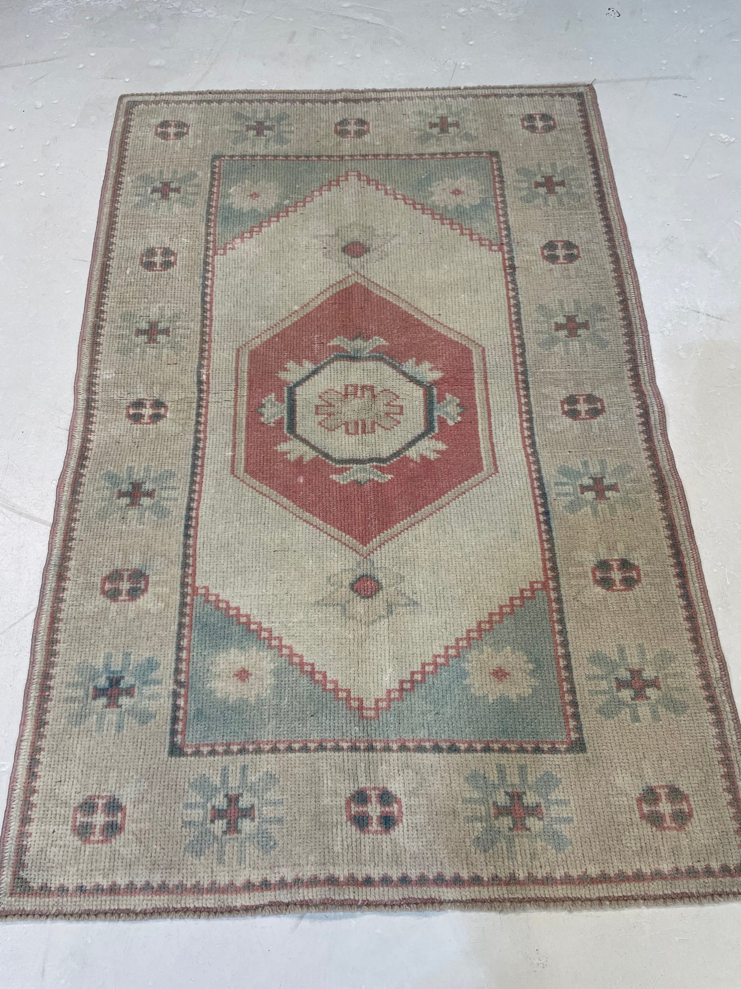 Hand-Knotted Wool Rug Turkish Oushak 2'11" x 4'5"