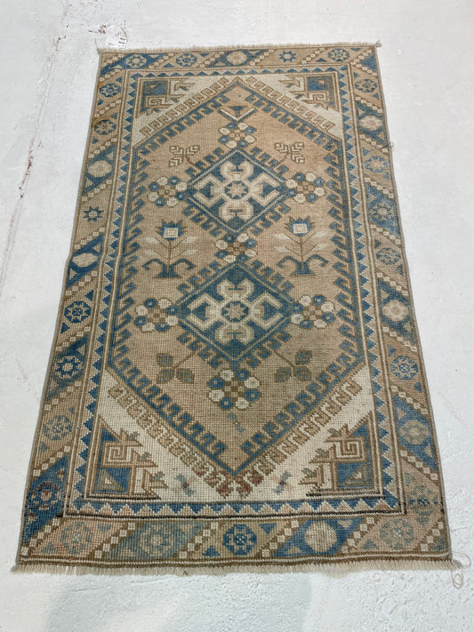 Hand-Knotted Wool Rug Turkish Oushak 2'5" x 4'