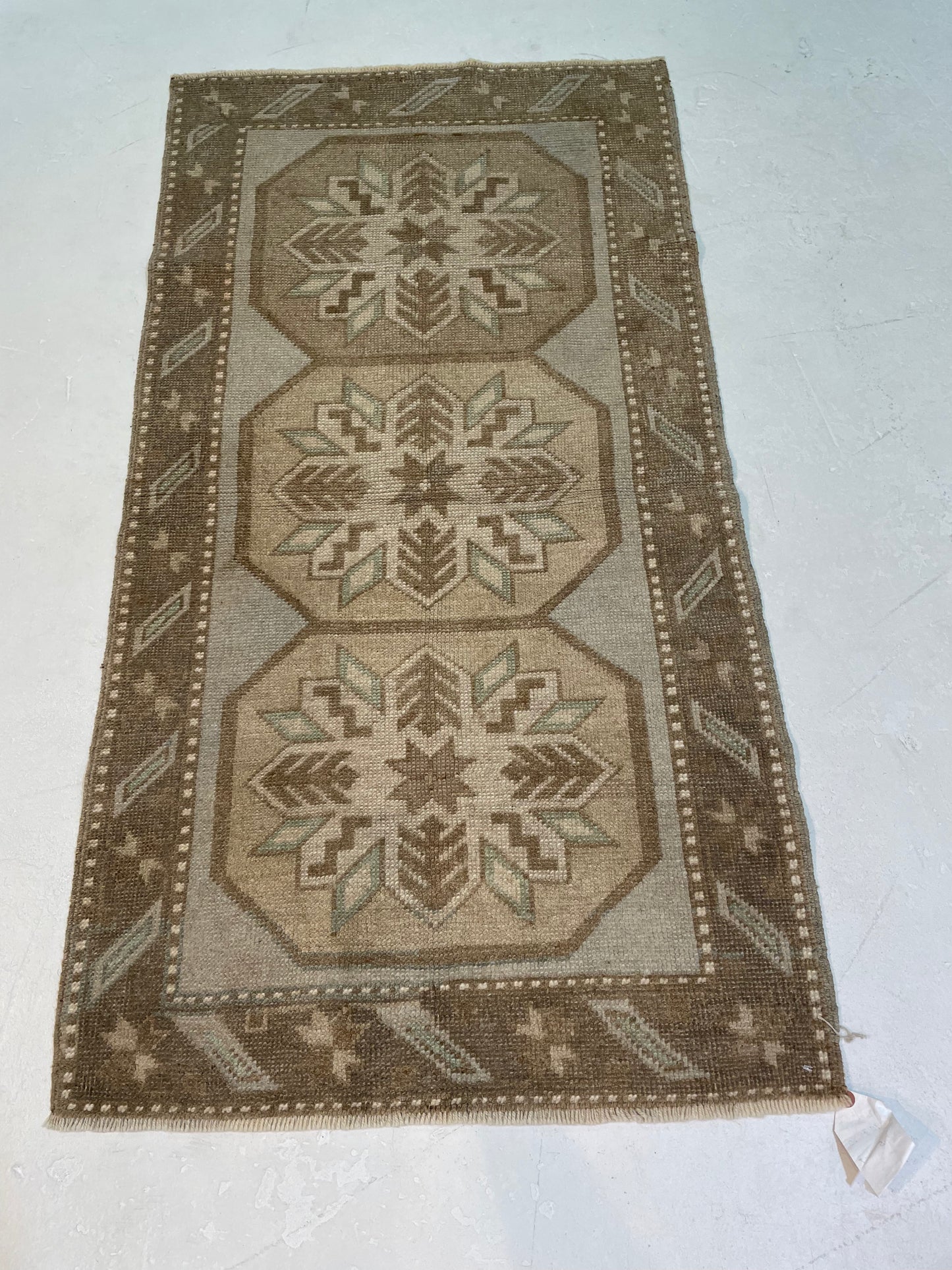 Hand-Knotted Wool Rug Turkish Oushak 2'5" x 4'7"