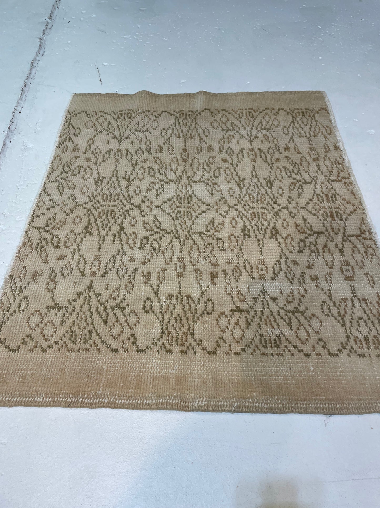 Hand-Knotted Wool Rug Turkish Oushak 2'5" x 2'10"