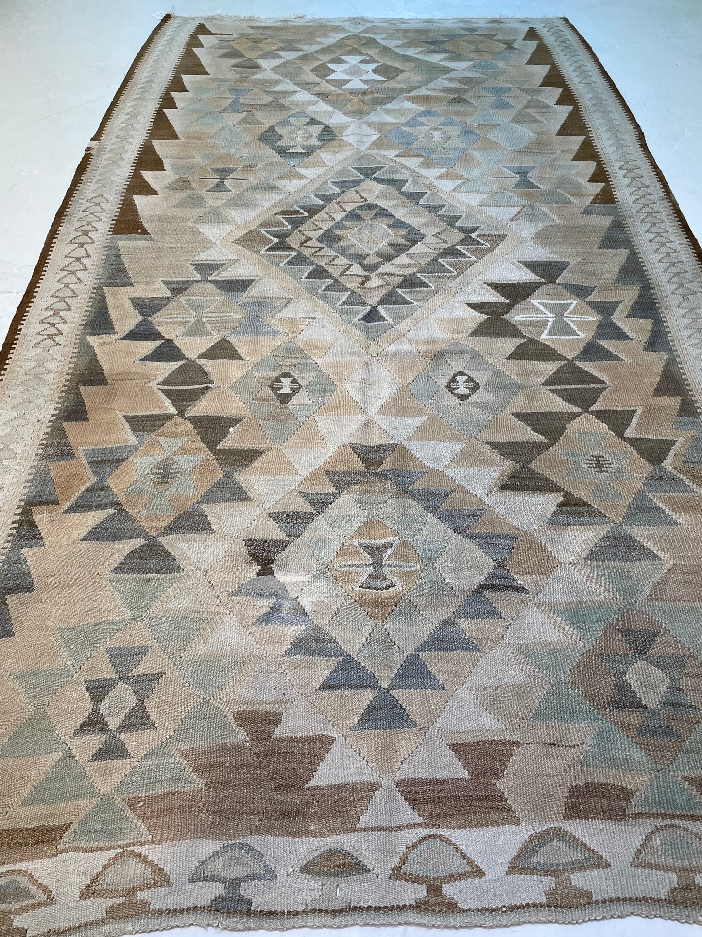 Hand-Knotted Wool Rug Turkish Oushak 5'3" x 9'5"