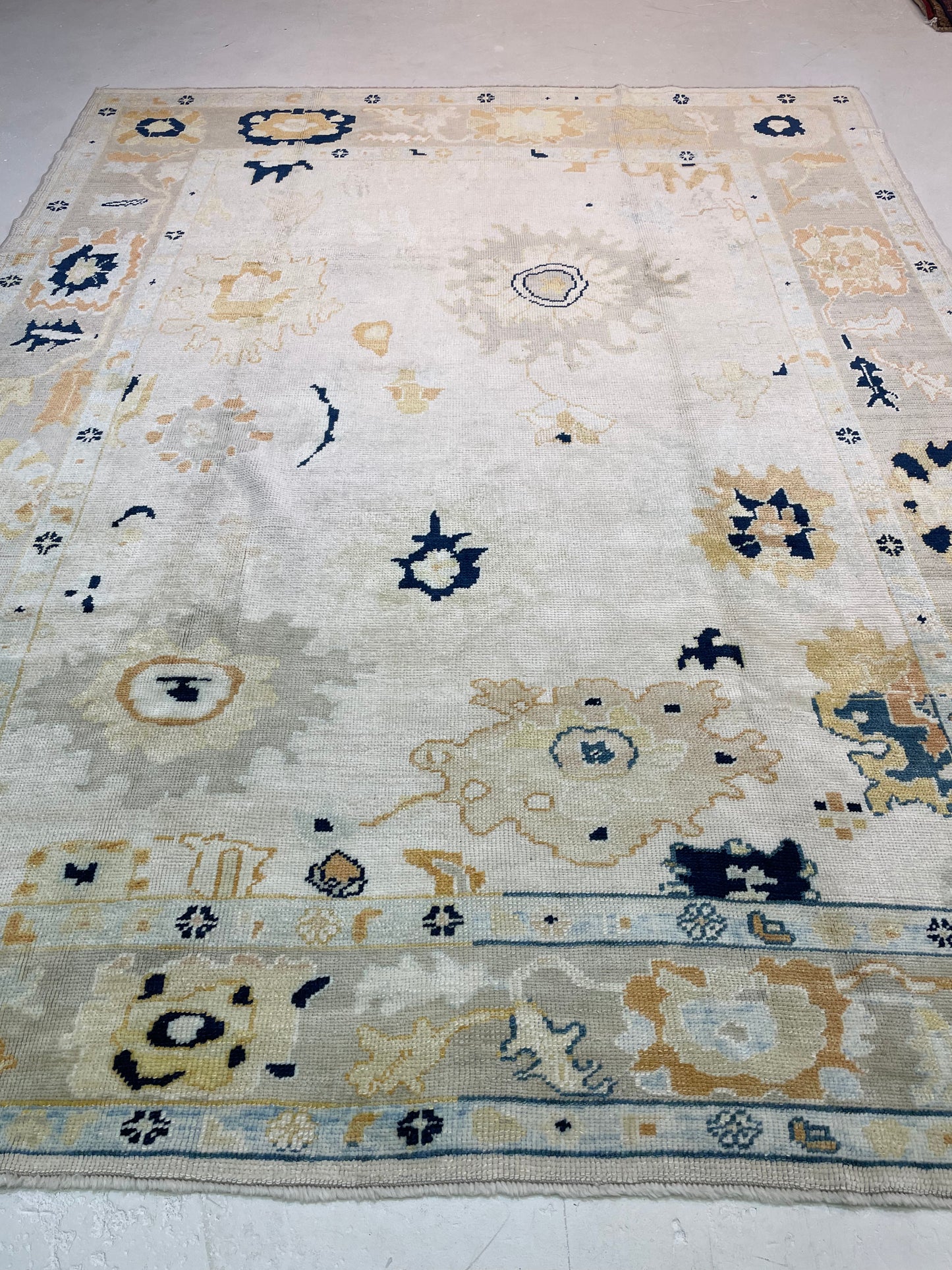 Hand-Knotted Wool Rug Turkish Oushak 7'10" x 10'2"