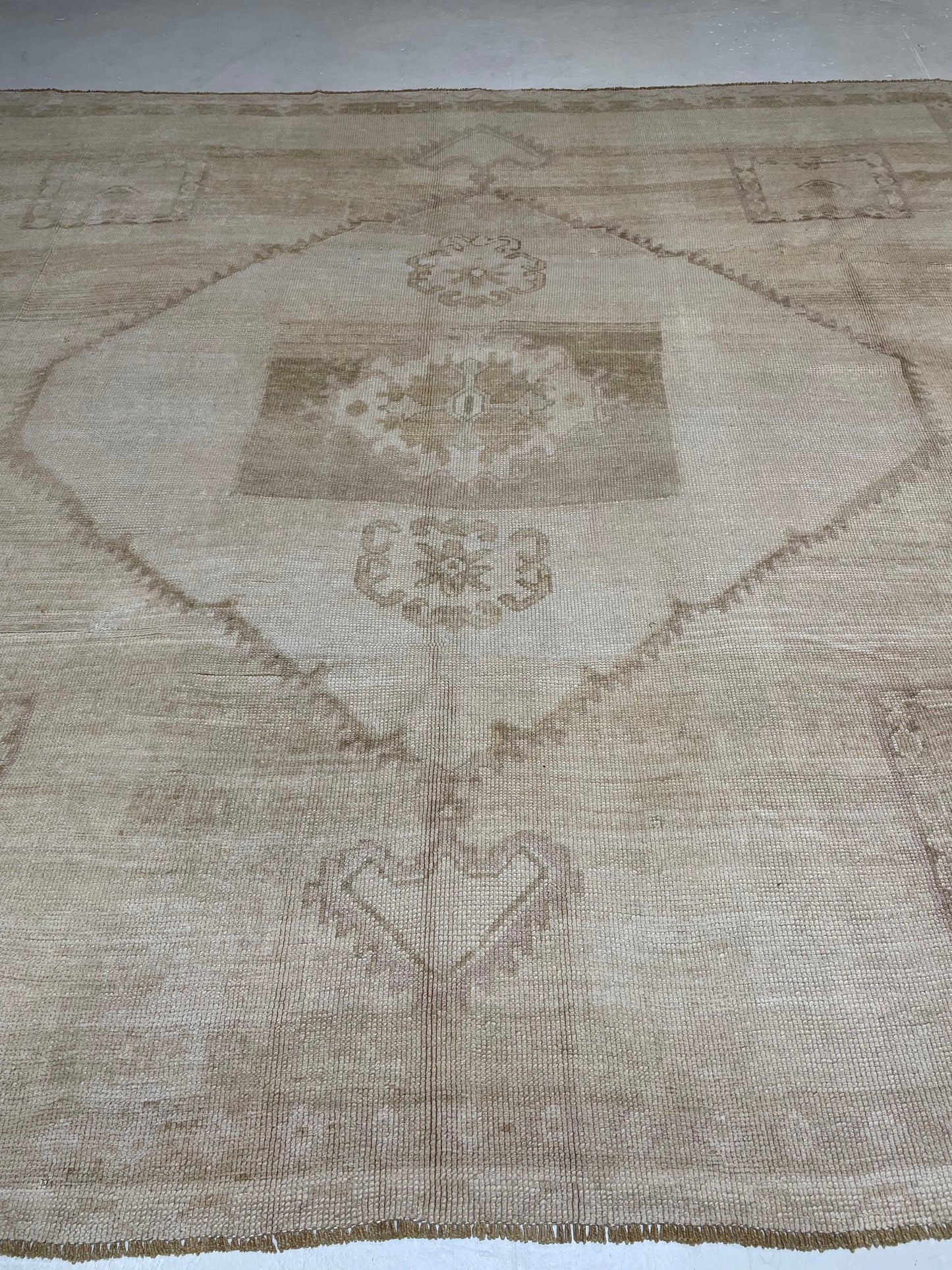 Hand-Knotted Wool Rug Turkish Oushak 9'8" x 10'2"