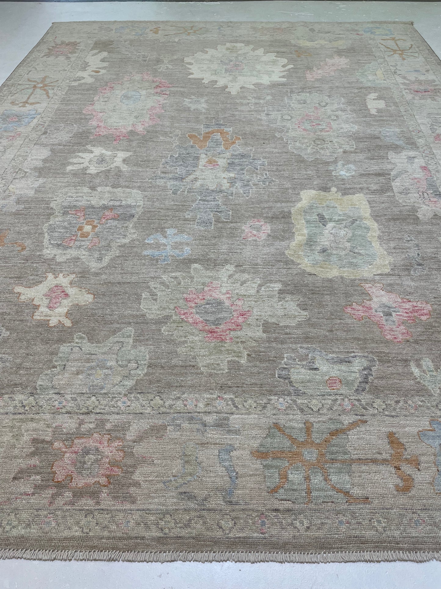 Hand-Knotted Wool Rug Turkish Oushak 8'10" x 11'10"