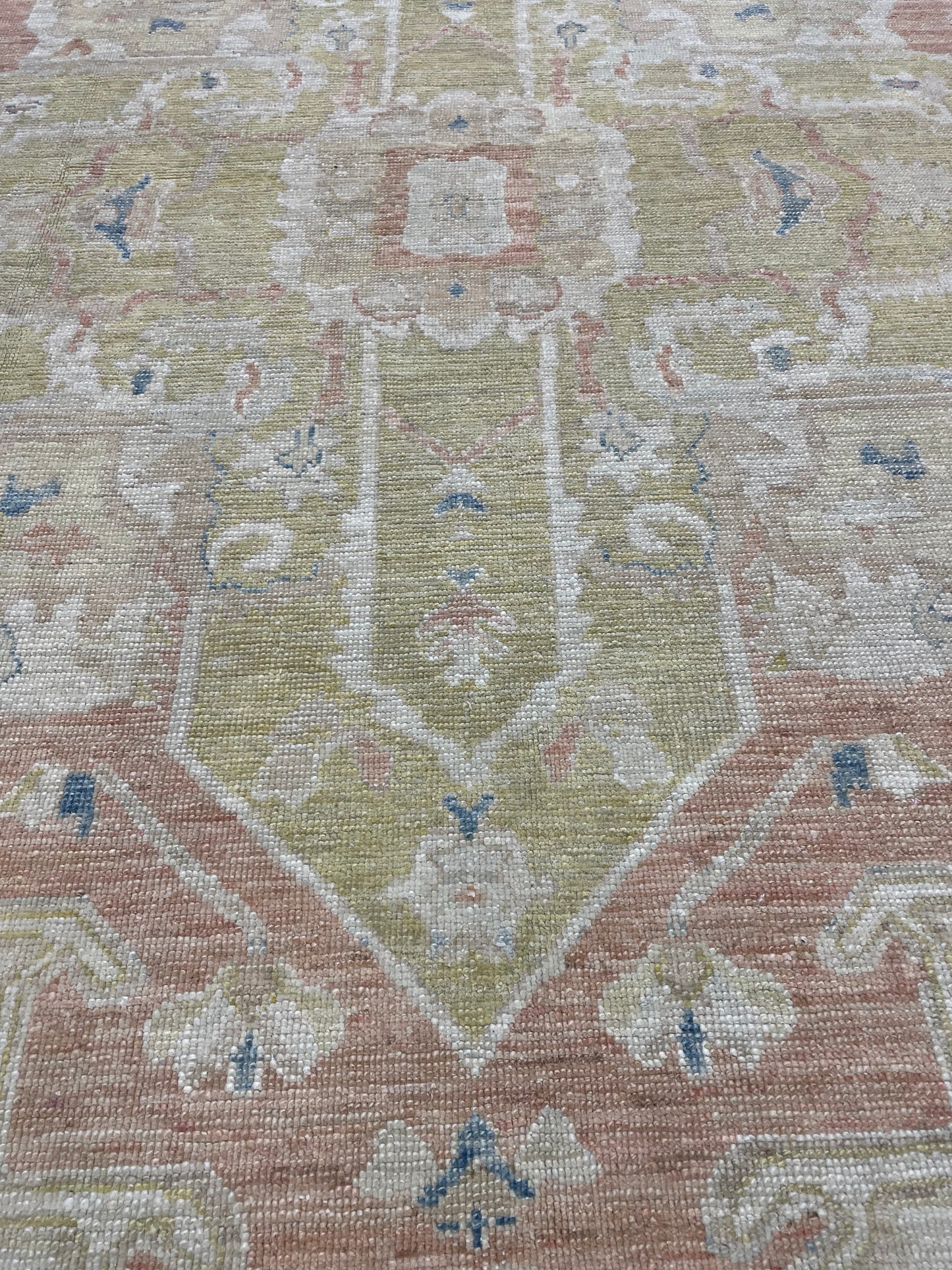 Hand-Knotted Wool Rug Serapi Design Turkish Oushak 9' x 12'