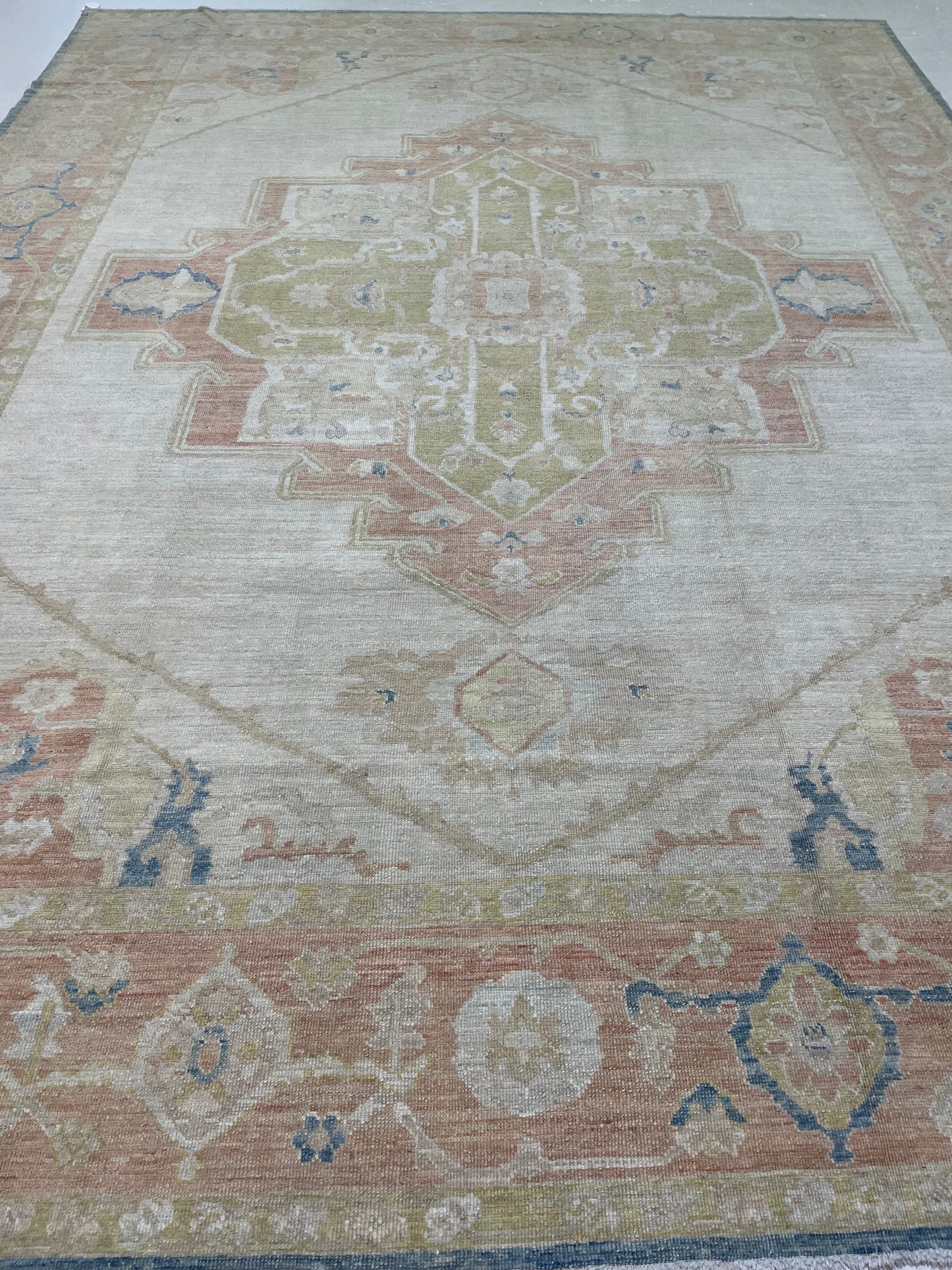 Hand-Knotted Wool Rug Serapi Design Turkish Oushak 9' x 12'