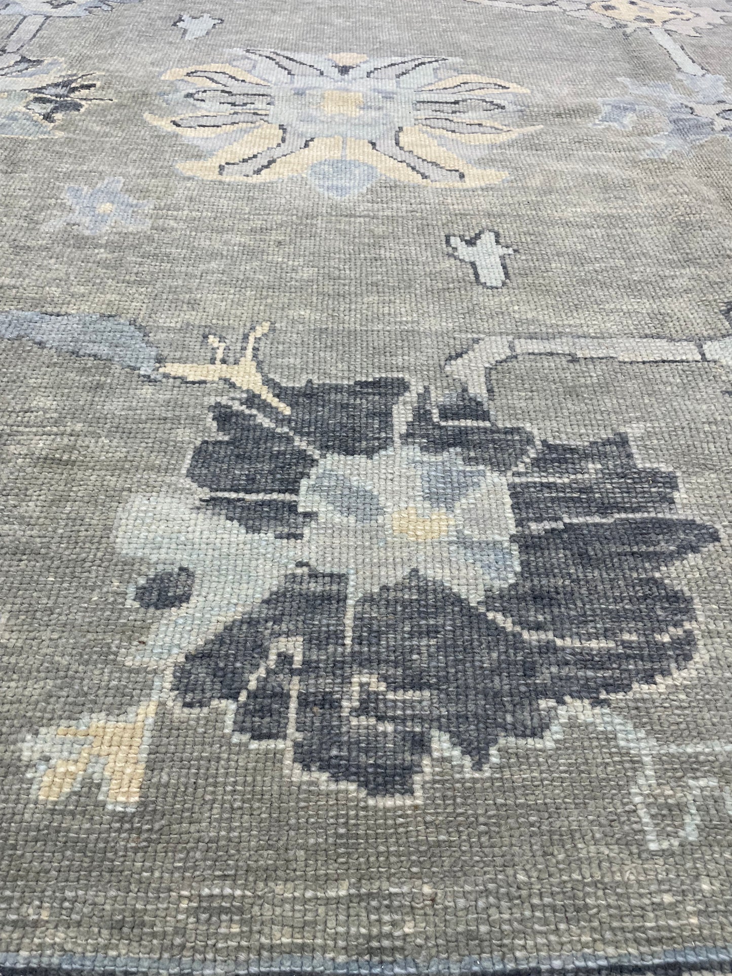 Hand-Knotted Wool Rug Turkish Oushak 9' x 11'5"