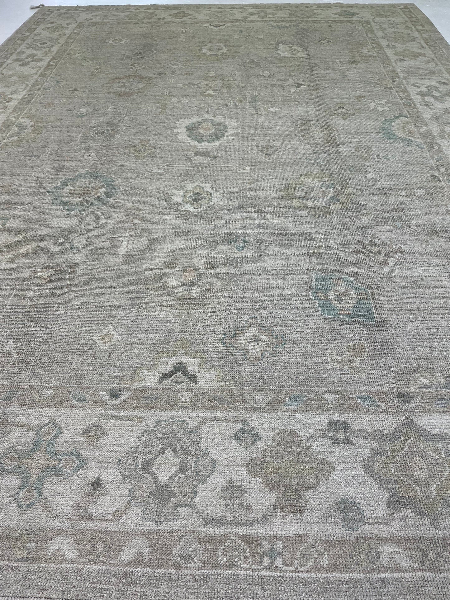 Hand-Knotted Wool Rug Turkish Oushak 9'6" x 12'11"