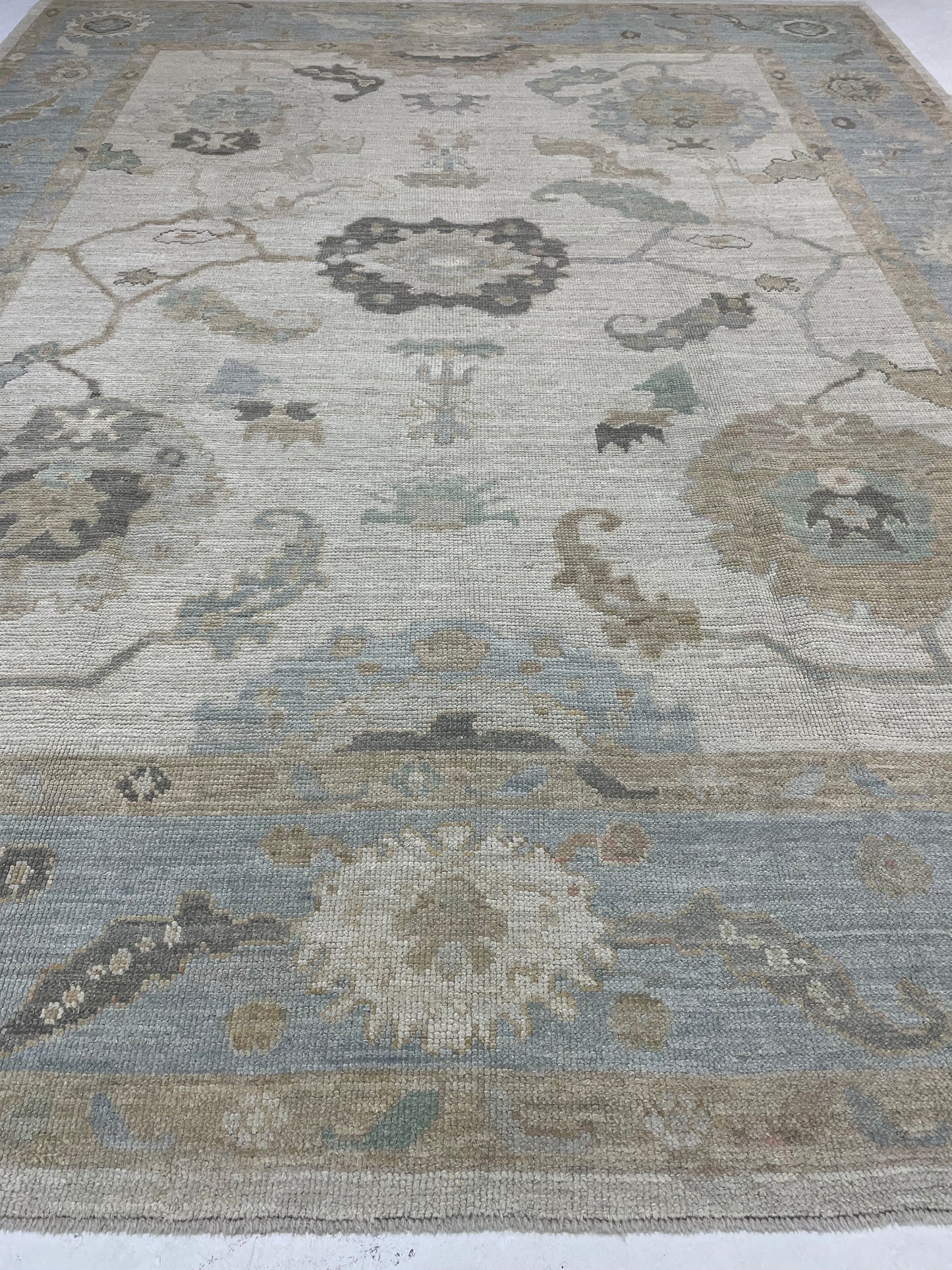 Hand-Knotted Wool Rug Turkish Oushak 8'2" x 10'5"