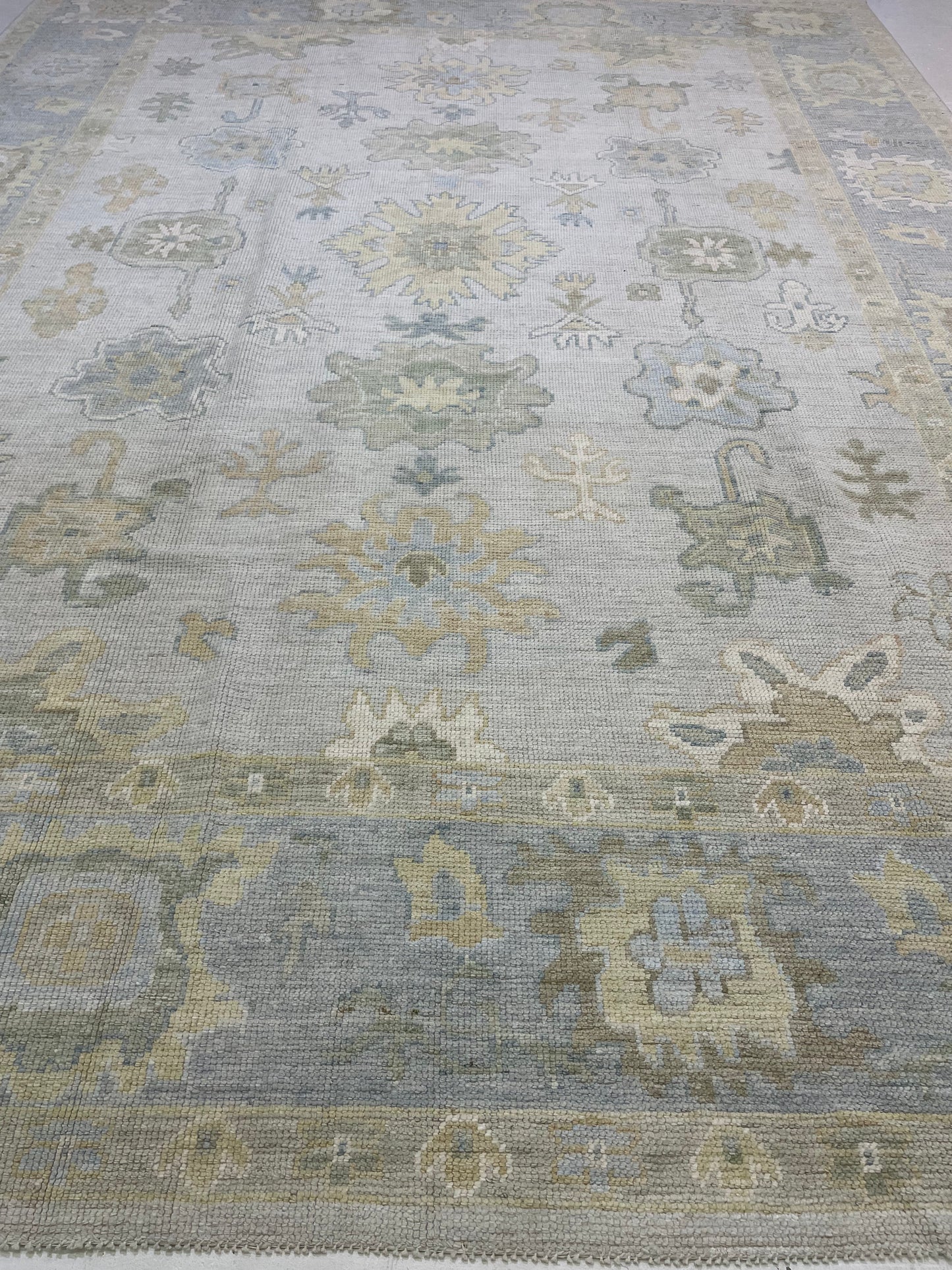 Hand-Knotted Wool Rug Turkish Oushak 8'10" x 11'9"