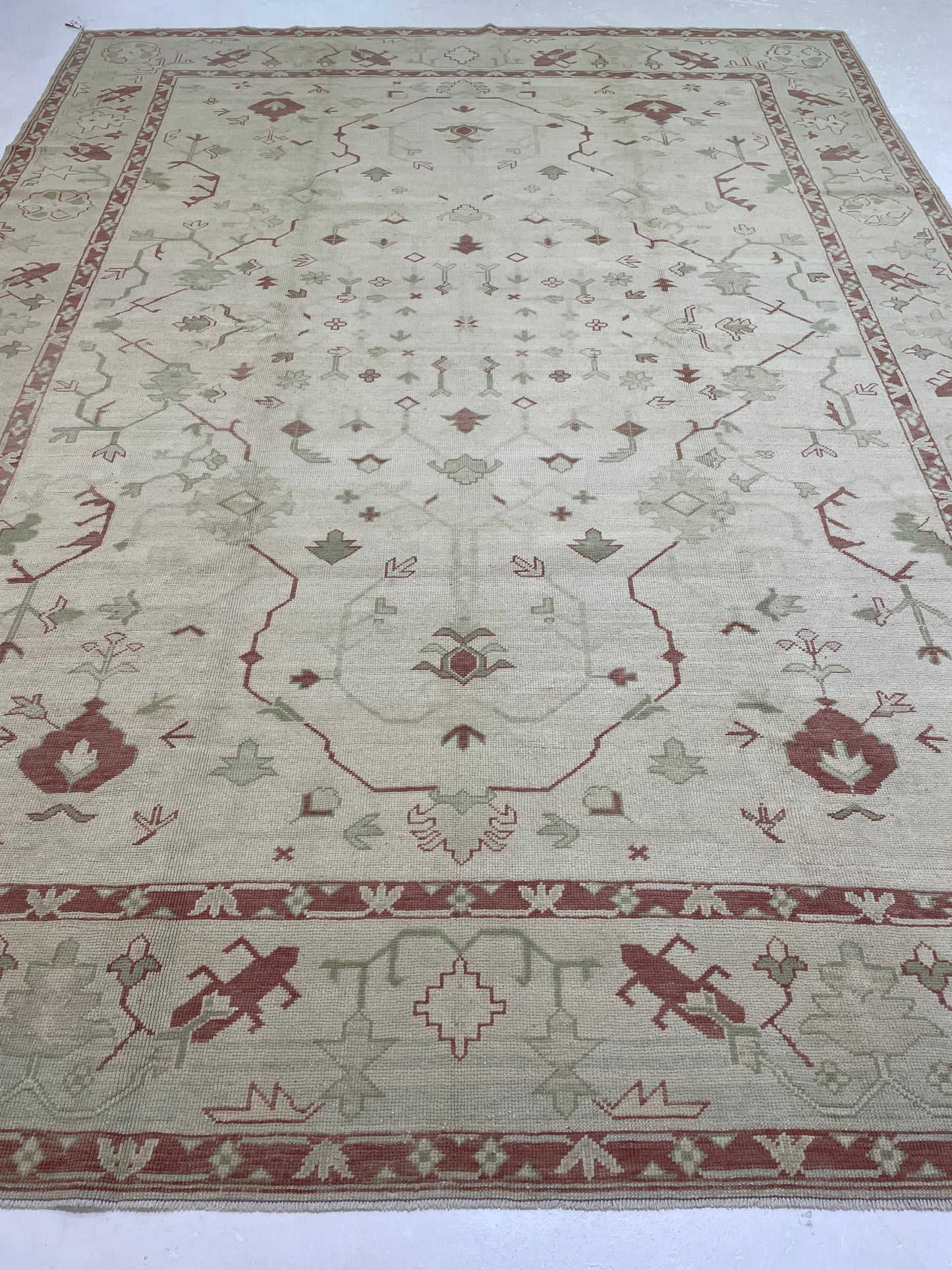Hand-Knotted Wool Rug Turkish Oushak 8'10" x 11'11"