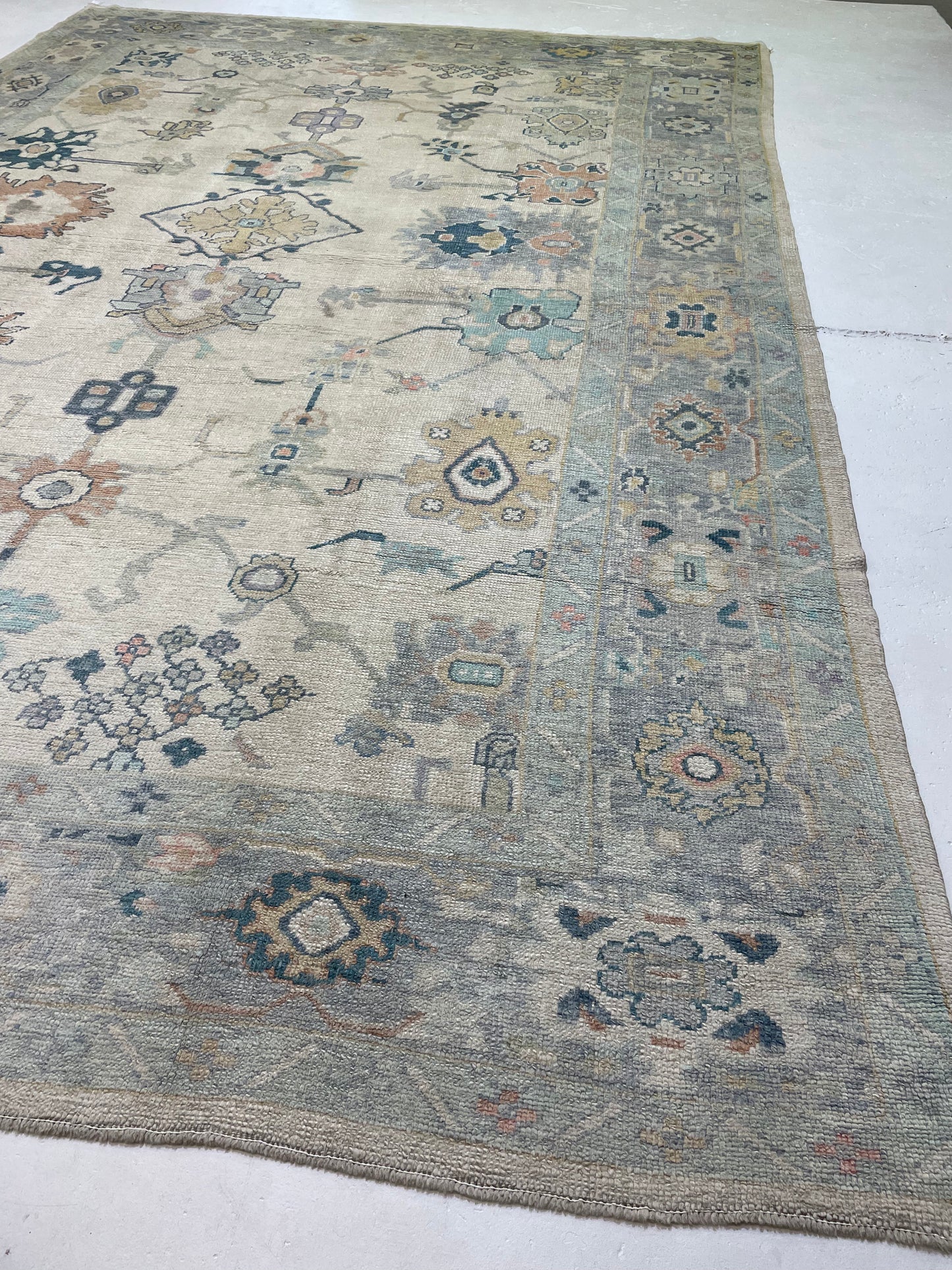 Hand-Knotted Wool Rug Turkish Oushak 9'10" x 14'7"