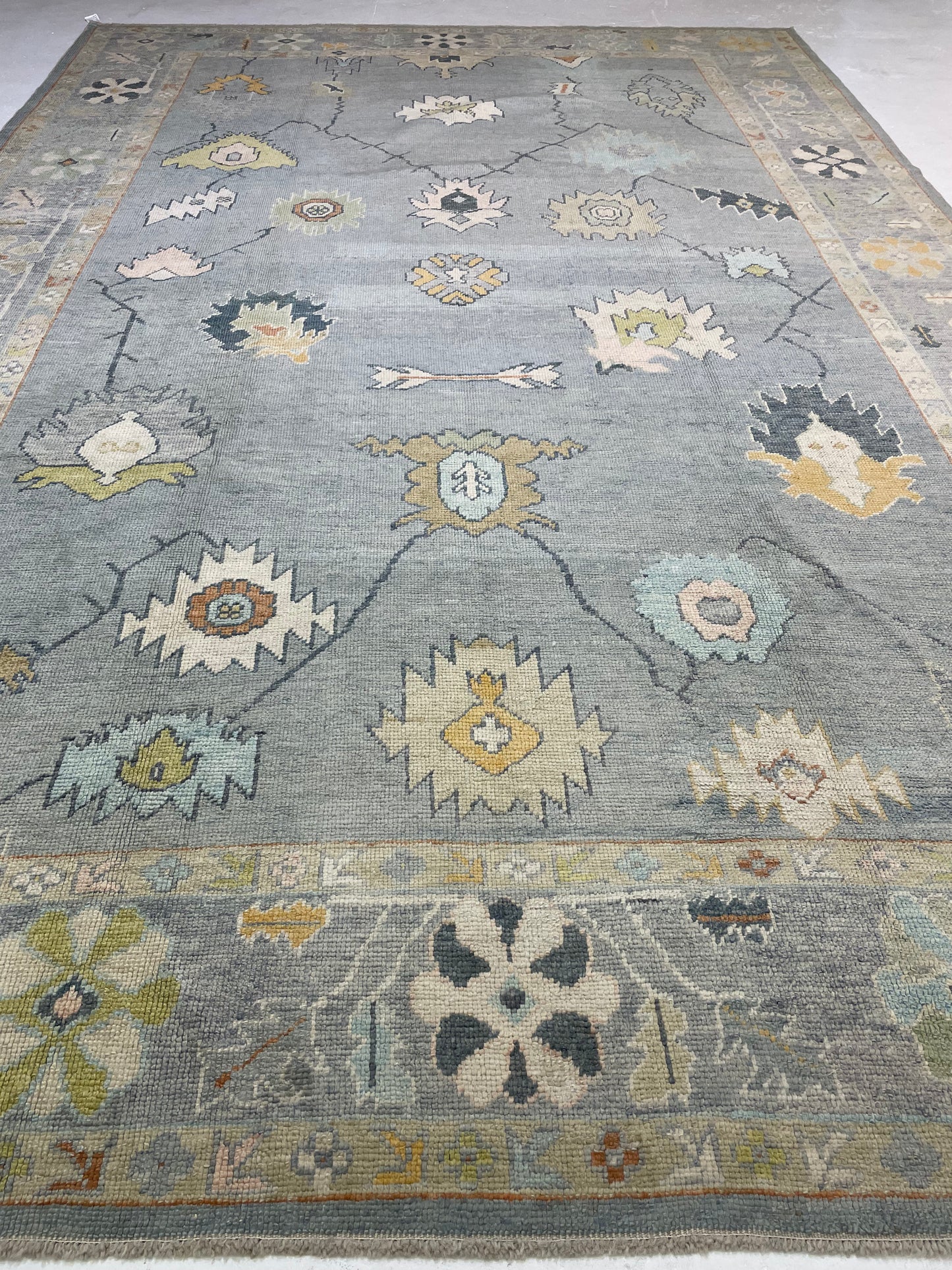 Hand-Knotted Wool Rug Turkish Oushak 9'10" x 14'7"