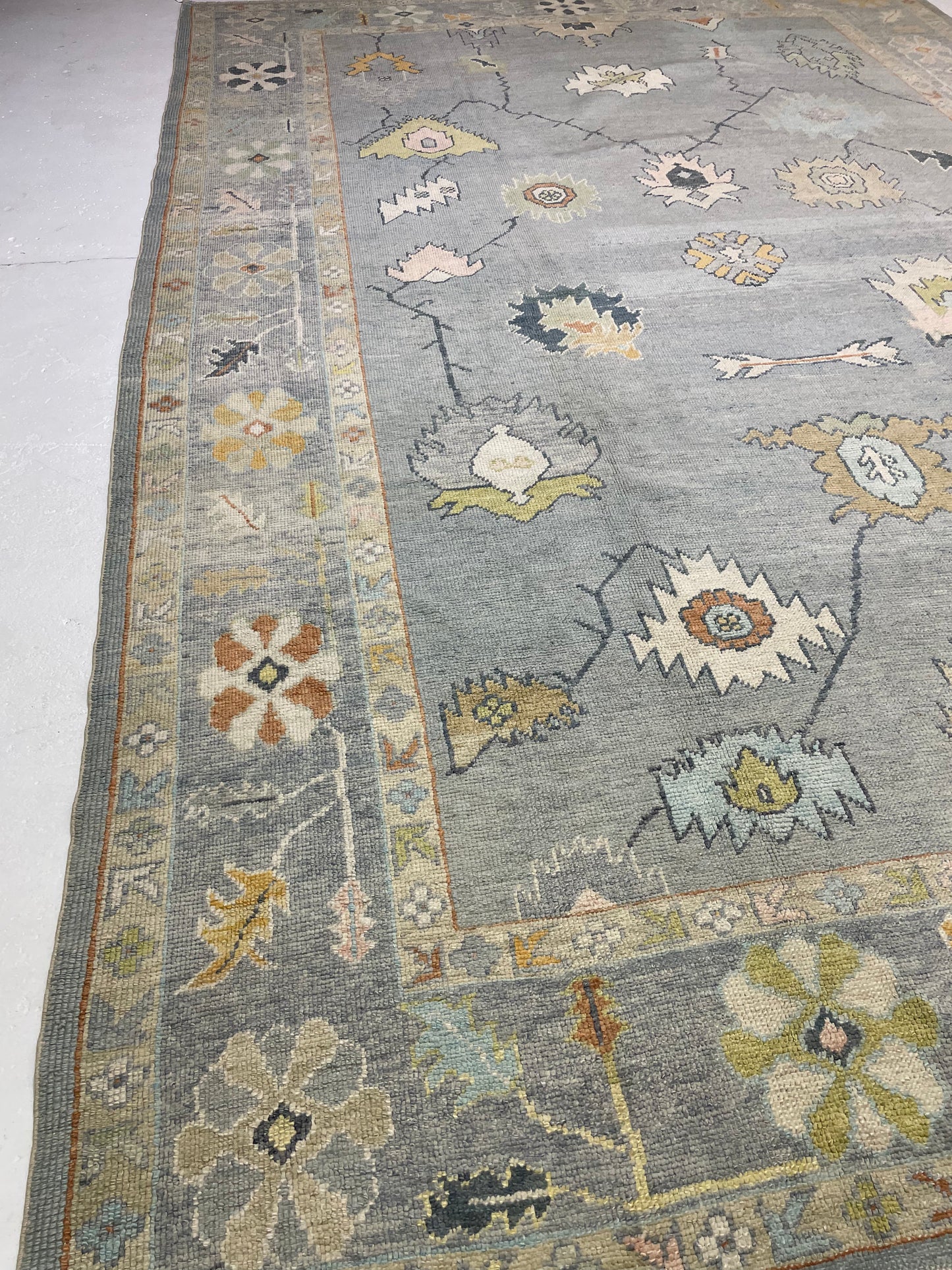 Hand-Knotted Wool Rug Turkish Oushak 9'10" x 14'7"