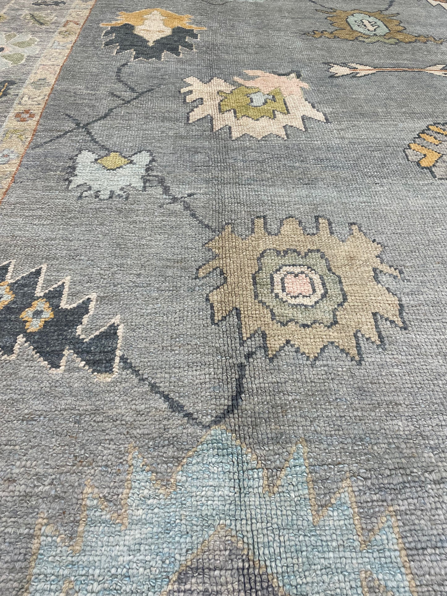 Hand-Knotted Wool Rug Turkish Oushak 9'10" x 14'7"