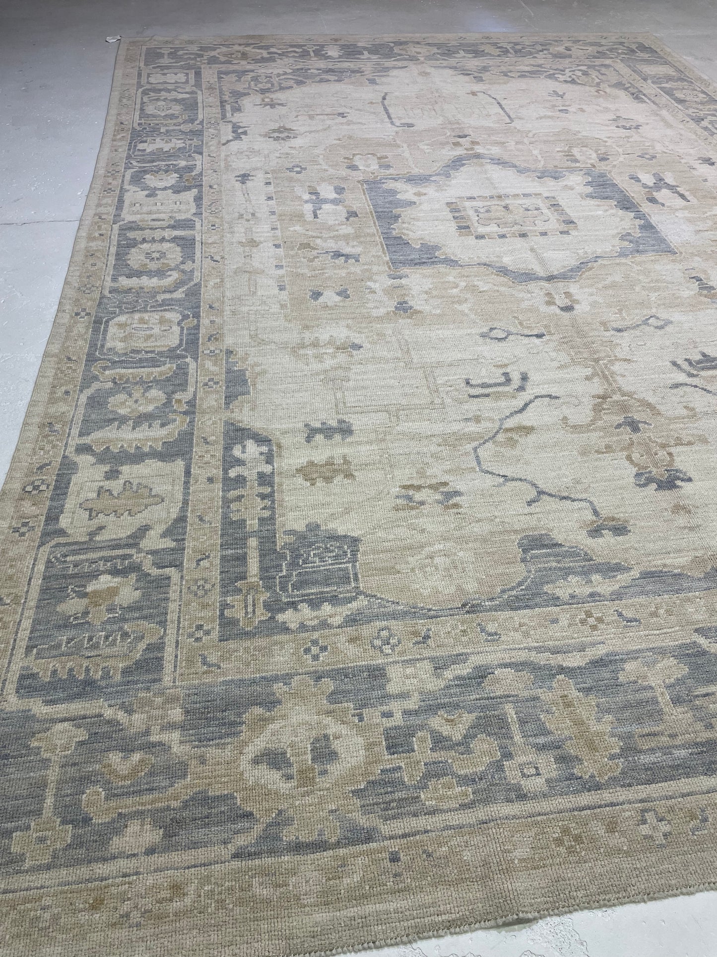 Hand-Knotted Wool Rug Turkish Oushak 9'9" x 14'3"