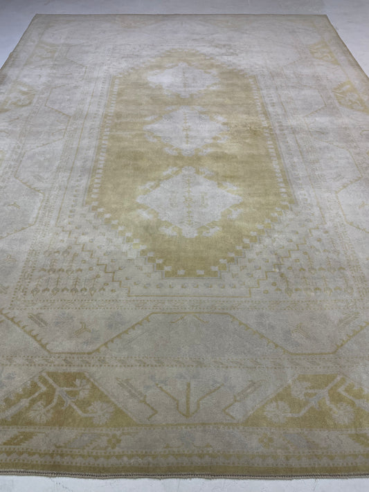 Hand-Knotted Wool Rug Turkish Oushak 10' x 13'9"