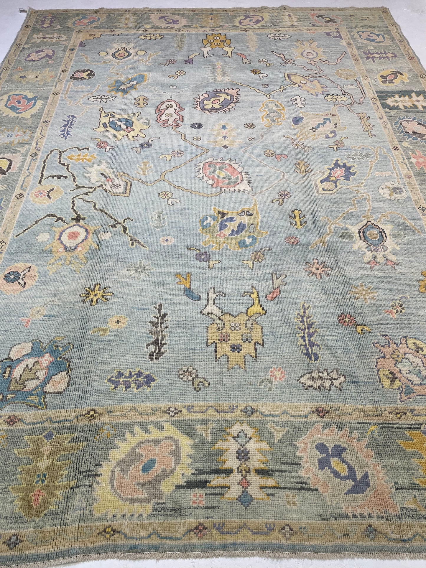 Hand-Knotted Wool Rug Turkish Oushak 8'9" x 11'9"