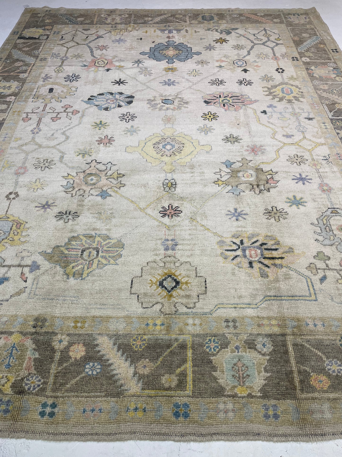 Hand-Knotted Wool Rug Turkish Oushak 9'2" x 11'8"