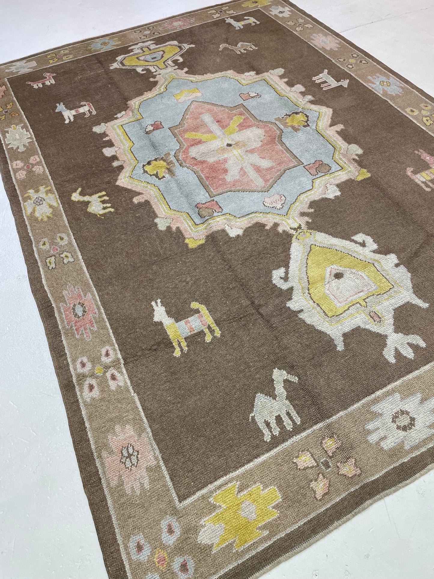 Hand-Knotted Wool Rug Turkish Oushak 8' x 11'5"