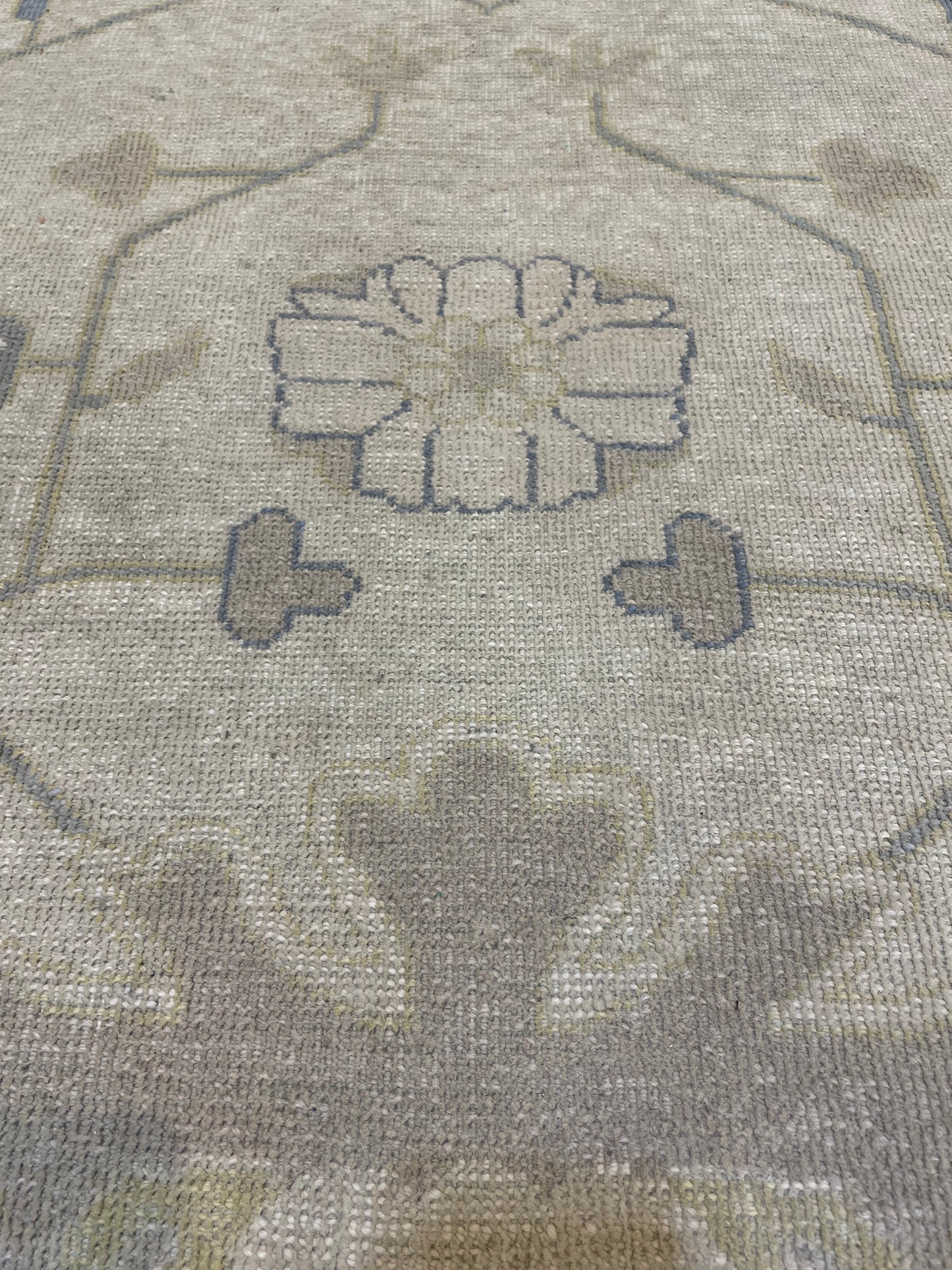 Hand-Knotted Wool Rug Turkish Oushak 8'11" x 11'11"