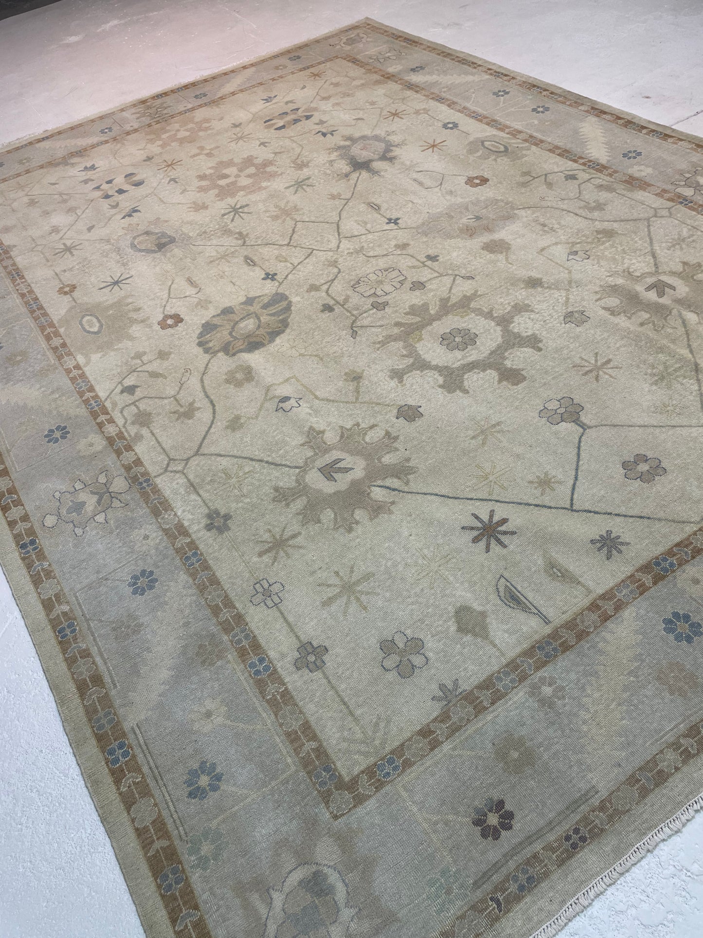 Hand-Knotted Wool Rug Turkish Oushak 8'11" x 11'11"