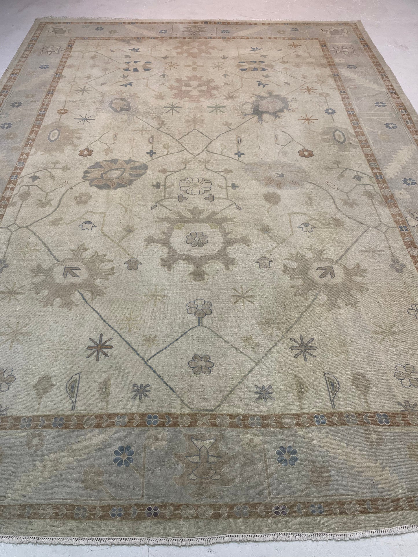 Hand-Knotted Wool Rug Turkish Oushak 8'11" x 11'11"