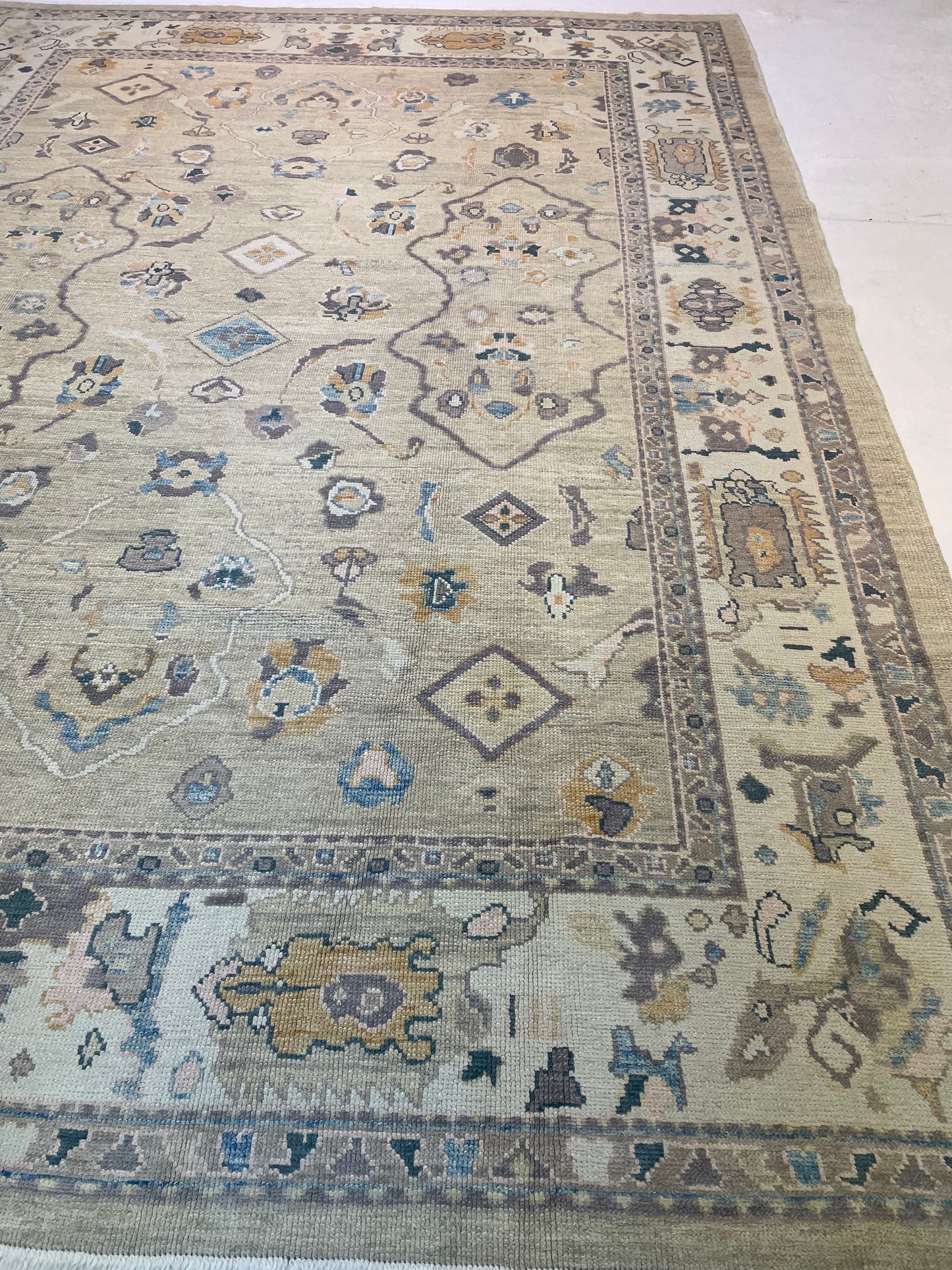 Hand-Knotted Wool Rug Turkish Oushak 9'3" x 12'8"