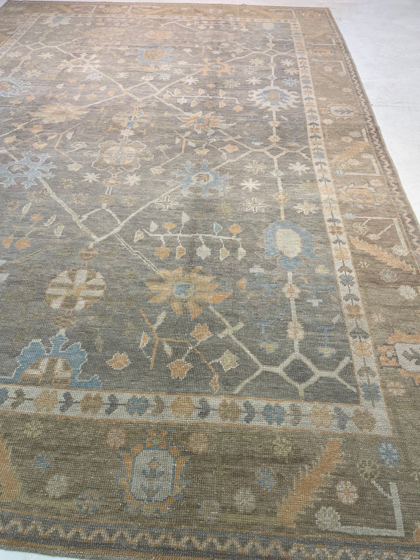 Hand-Knotted Wool Rug Turkish Oushak 9'6" x 13'9"