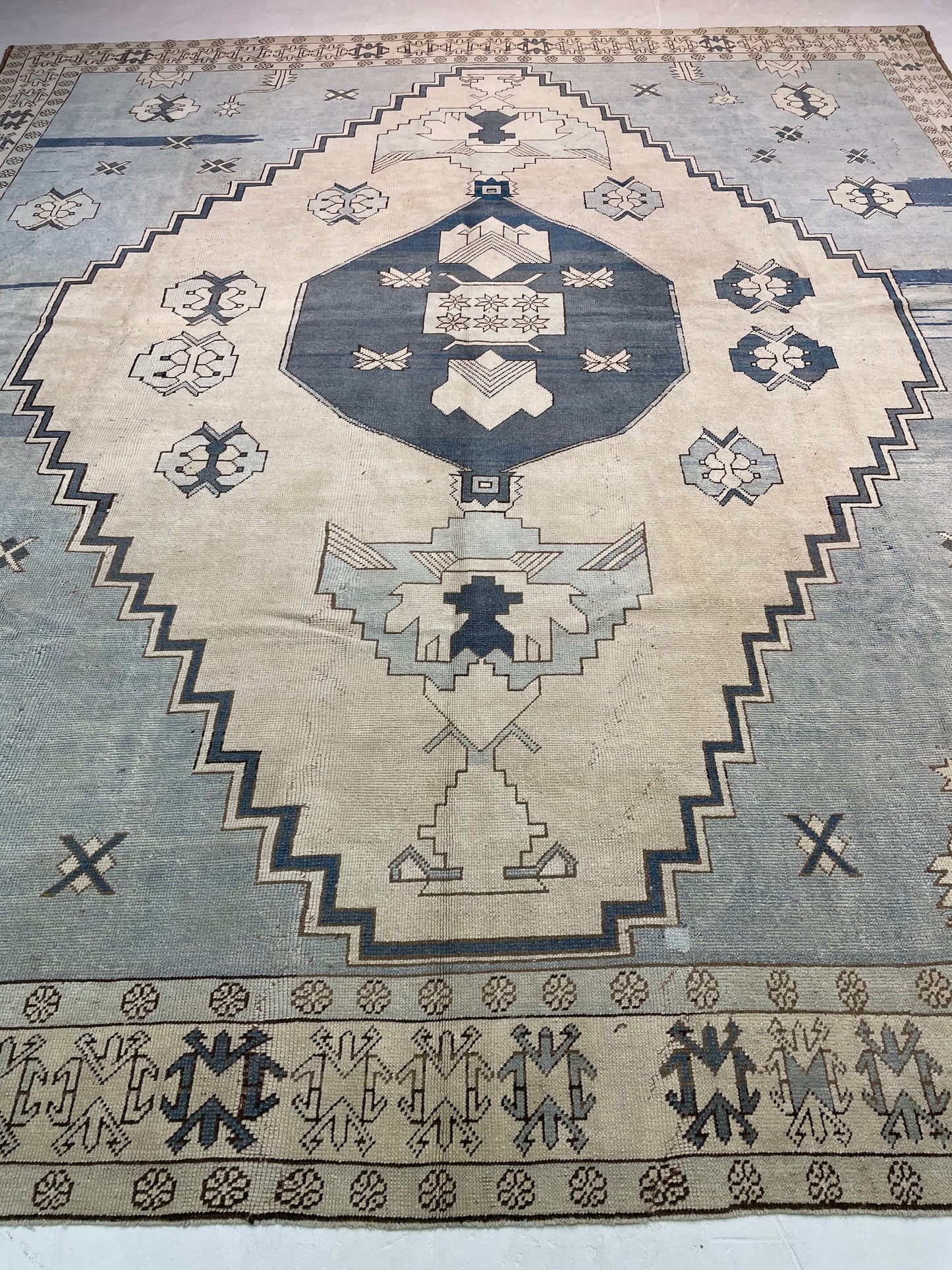 Hand-Knotted Wool Rug Turkish Oushak 12'9" x 15'