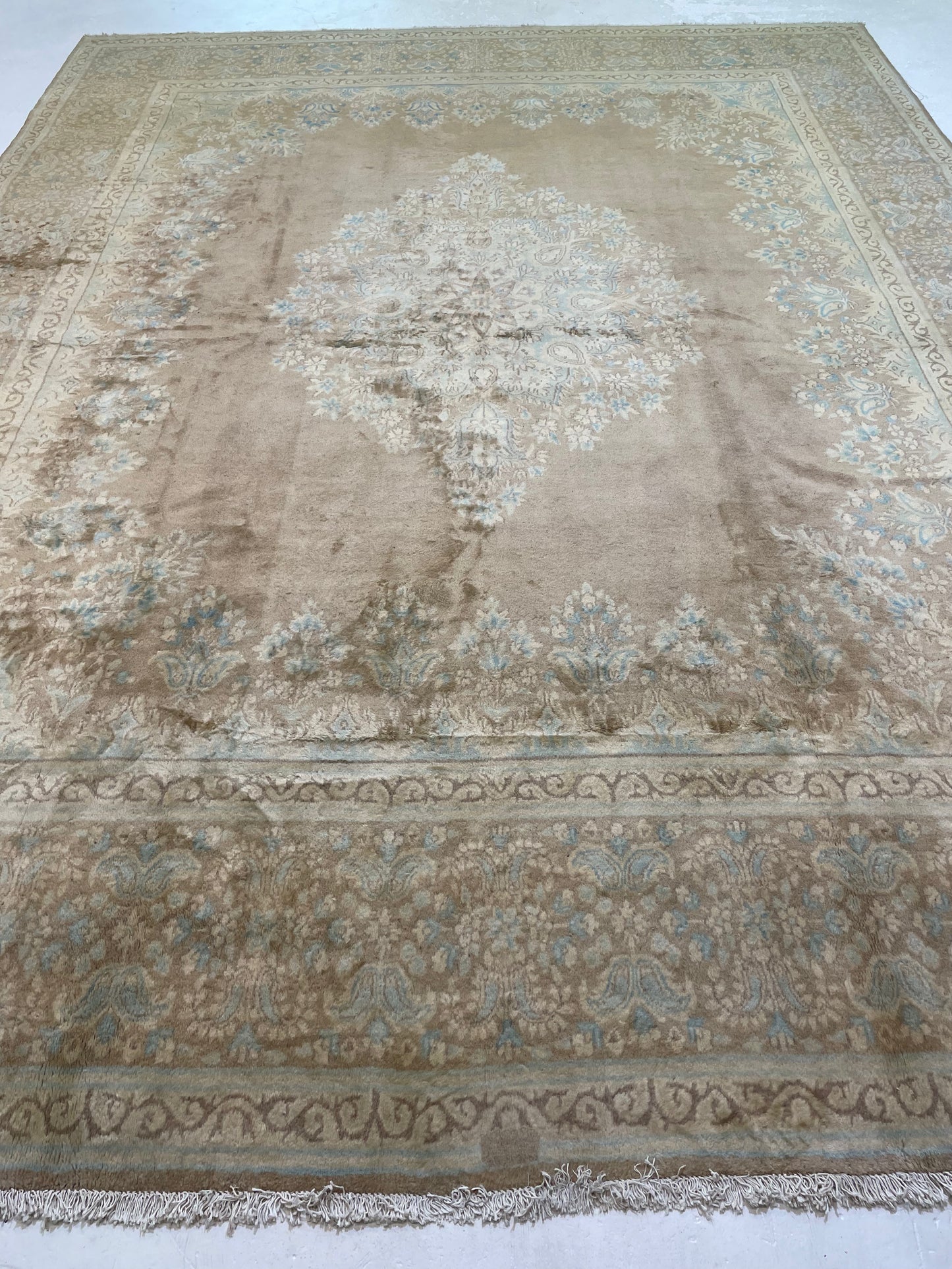 Hand-Knotted Wool Rug Turkish Oushak 9'7" x 12'7"