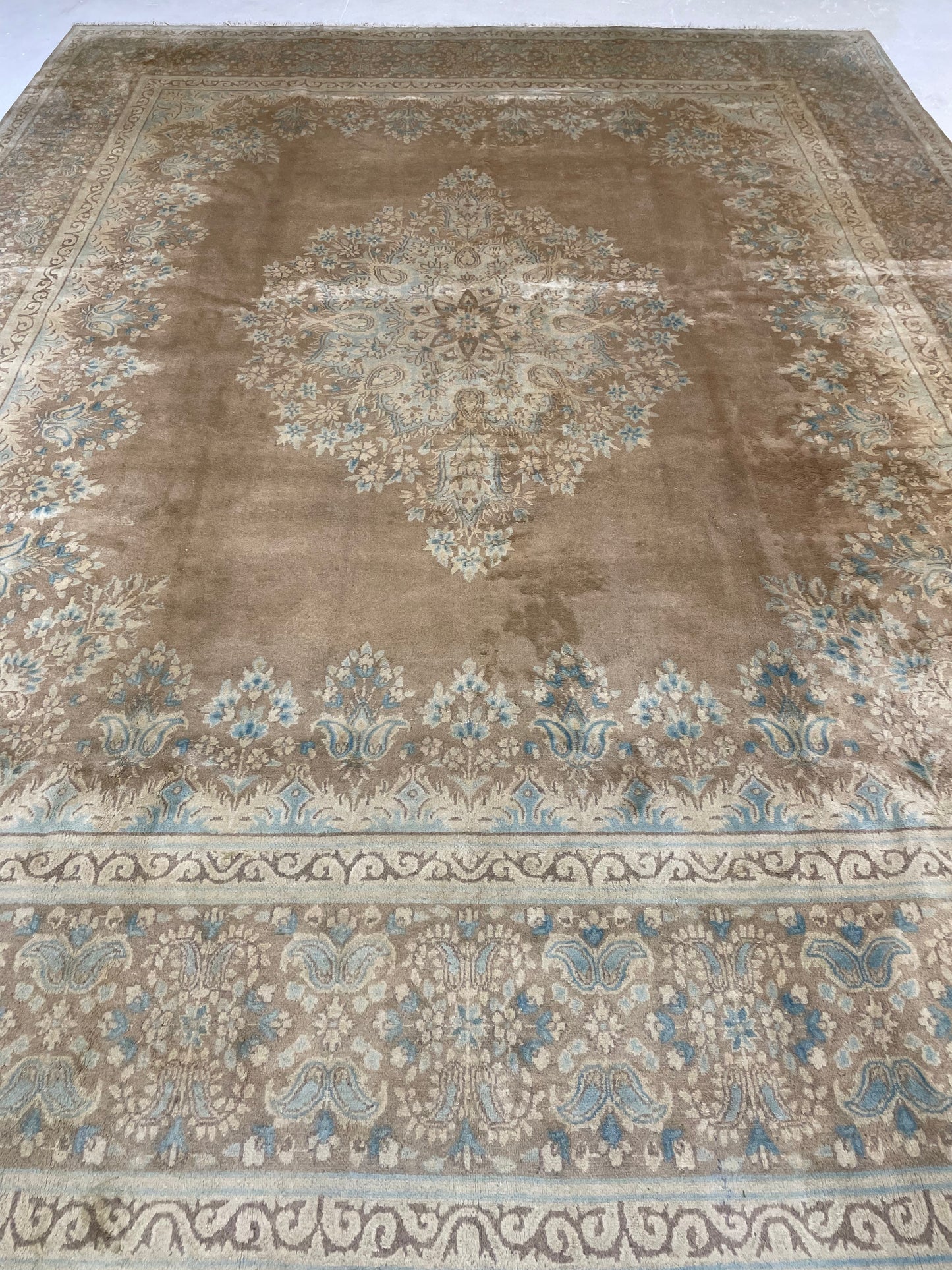 Hand-Knotted Wool Rug Turkish Oushak 9'7" x 12'7"