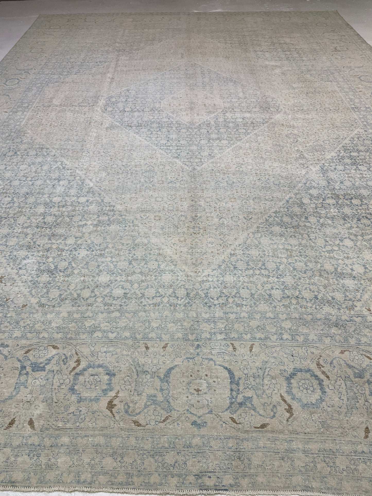 Antique Hand-Knotted Wool Rug Bijar 11'7" x 16'3"