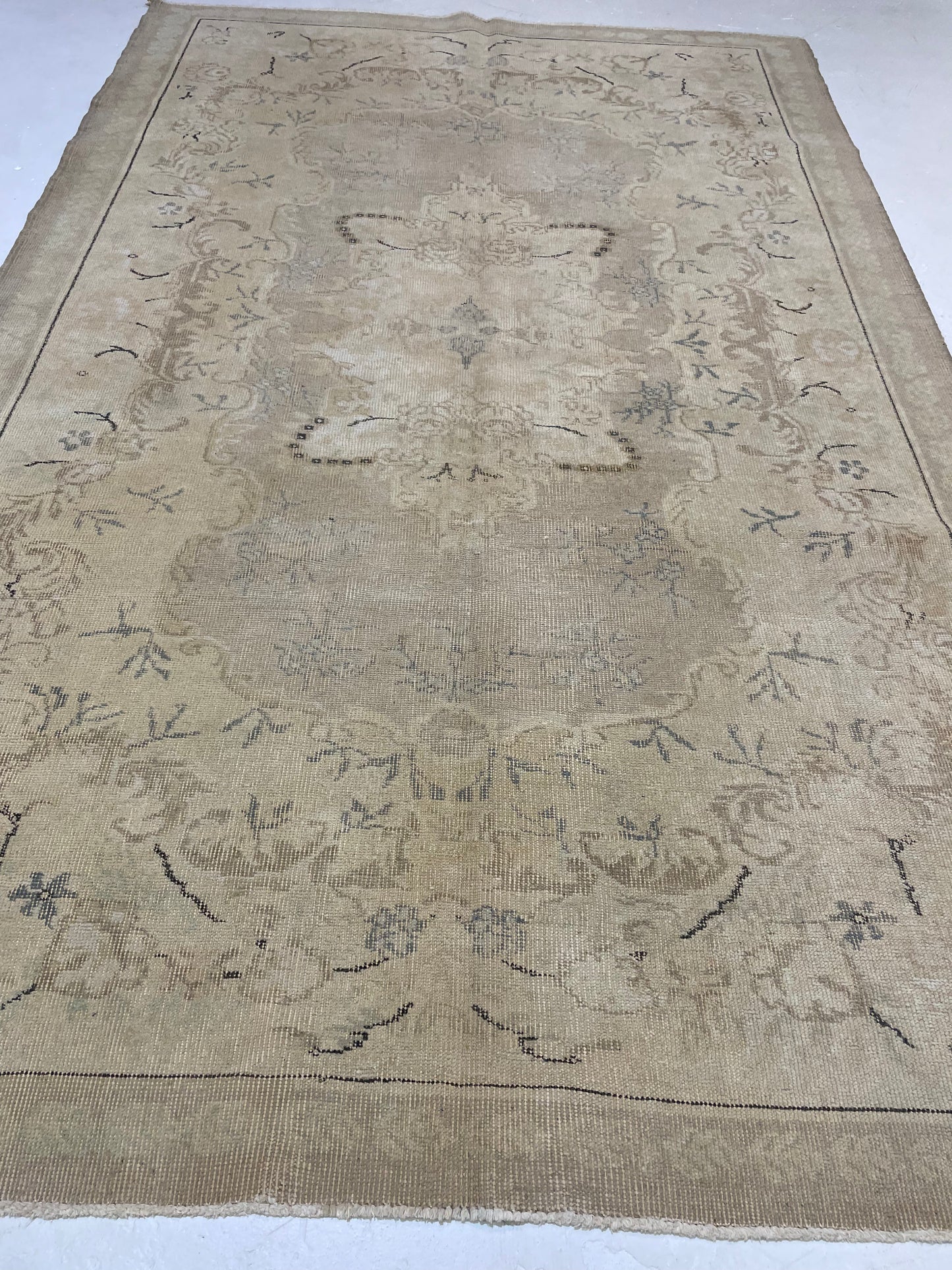 Hand-Knotted Wool Rug Turkish Oushak 5'6" x 8'8"