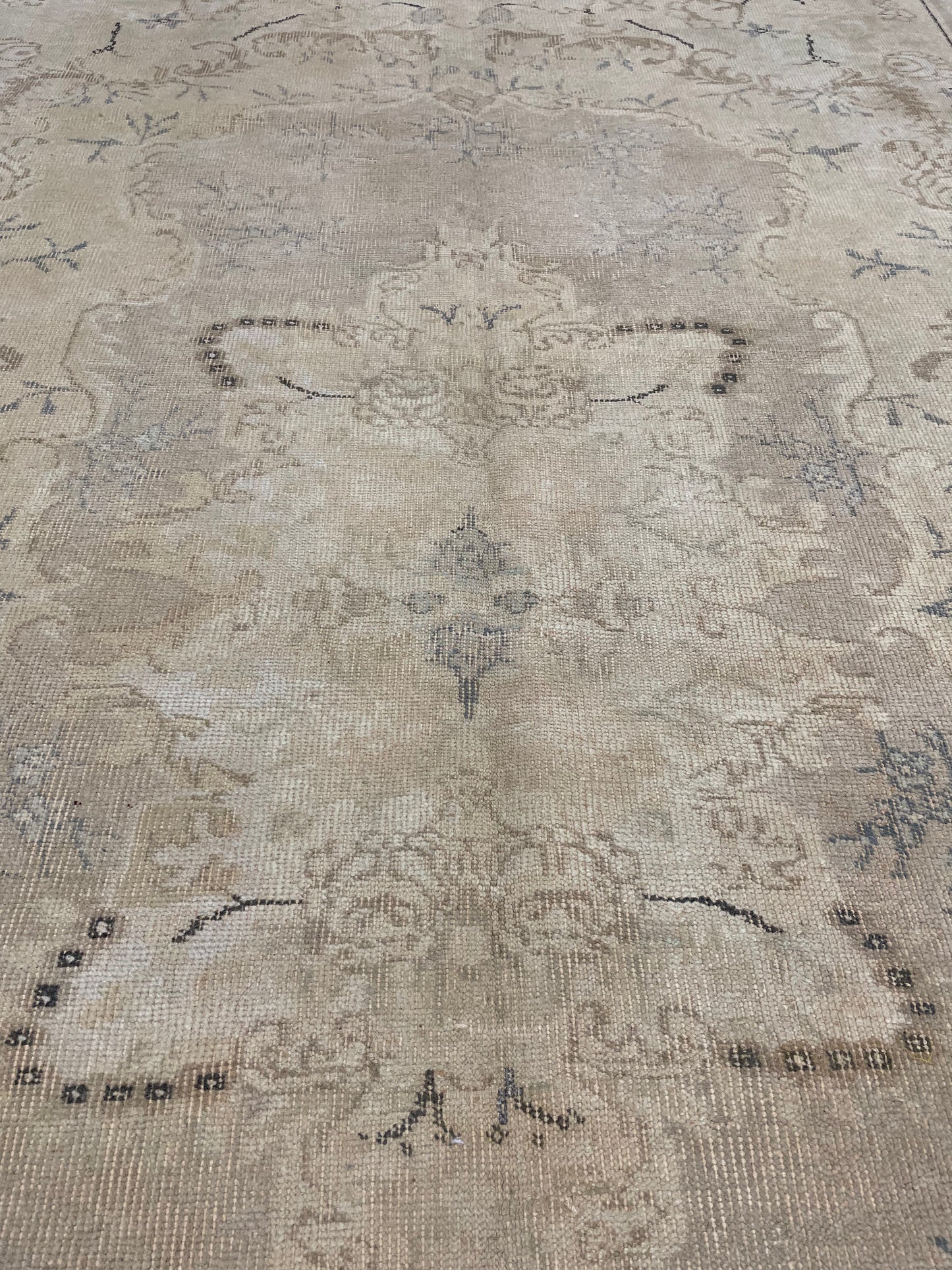 Hand-Knotted Wool Rug Turkish Oushak 5'6" x 8'8"