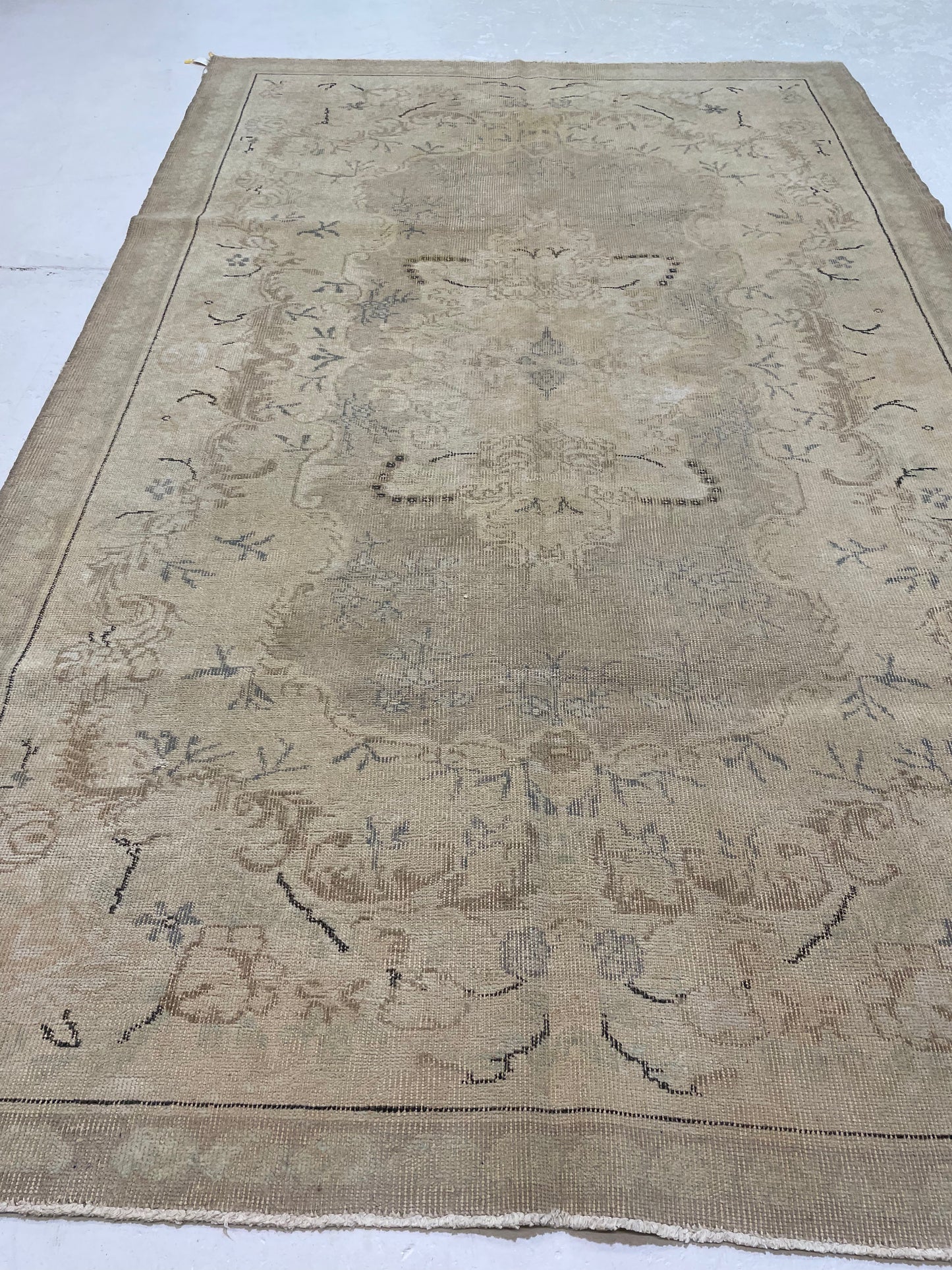 Hand-Knotted Wool Rug Turkish Oushak 5'6" x 8'8"