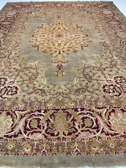 Hand-Knotted Wool Rug Indian Agra 10'4" x 14'2"