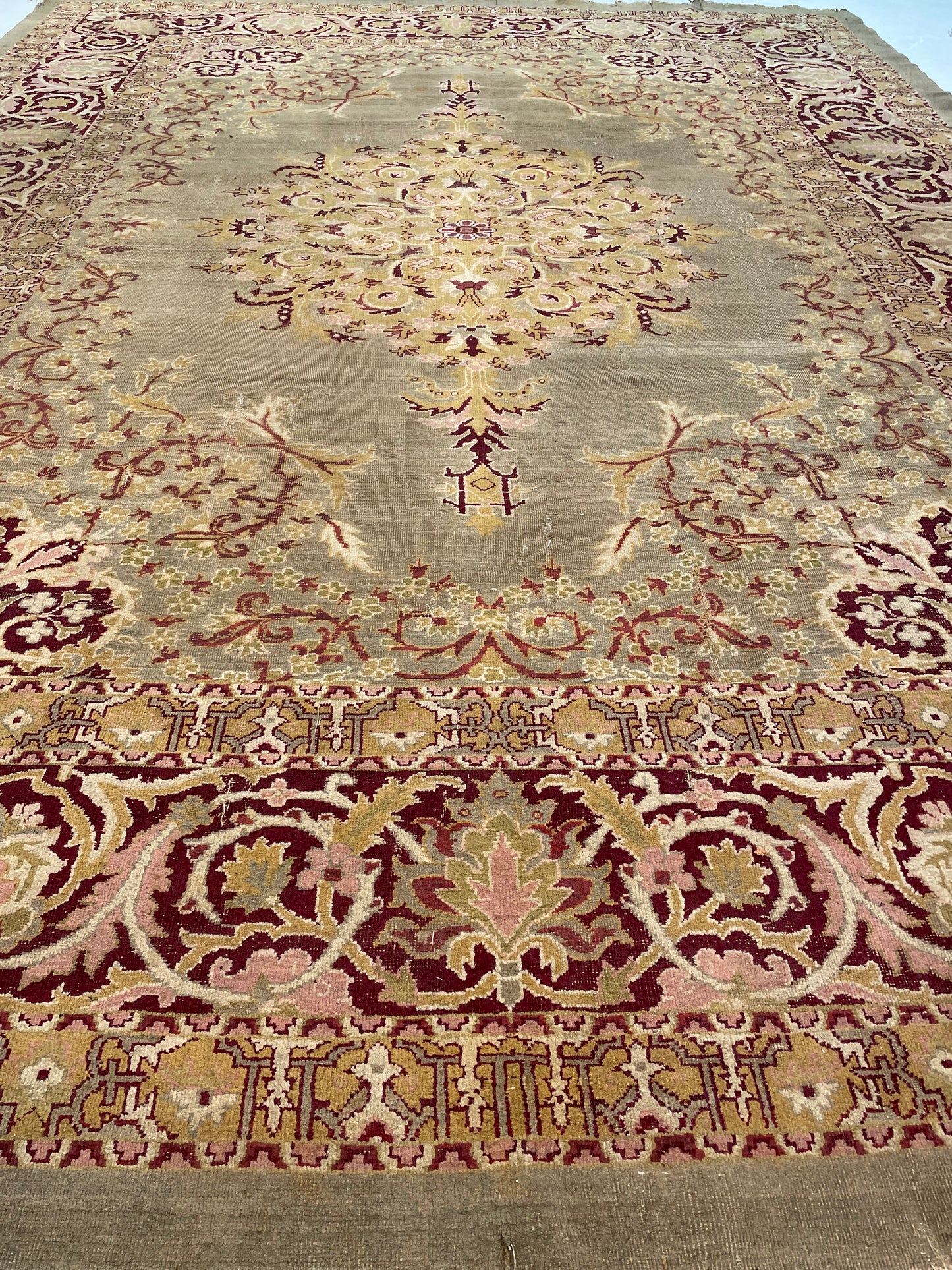Hand-Knotted Wool Rug Indian Agra 10'4" x 14'2"