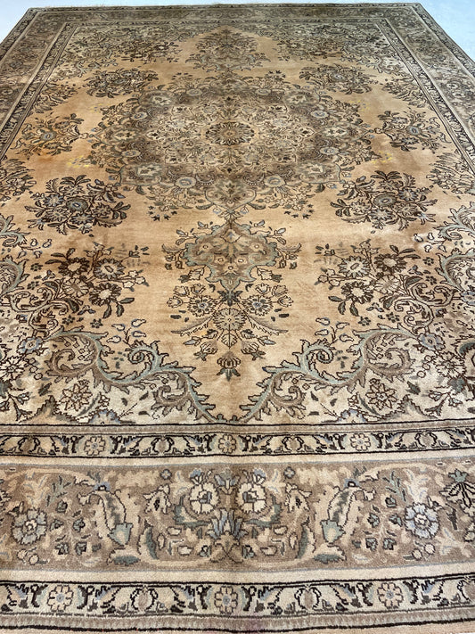 Hand-Knotted Wool Rug Tabriz8'3" x 11'1"
