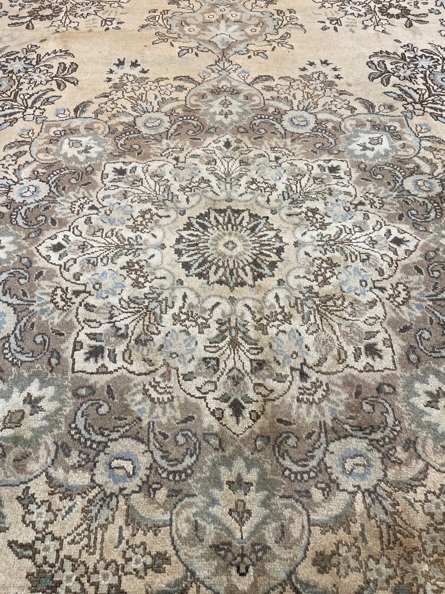 Hand-Knotted Wool Rug Tabriz8'3" x 11'1"