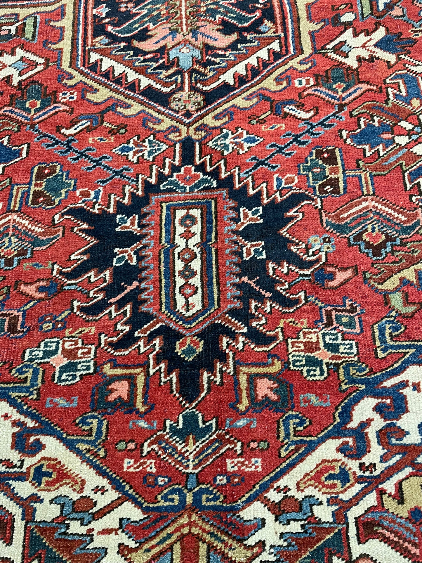 Hand-Knotted Wool Rug Heriz Serapi 9'2" x 11'10"
