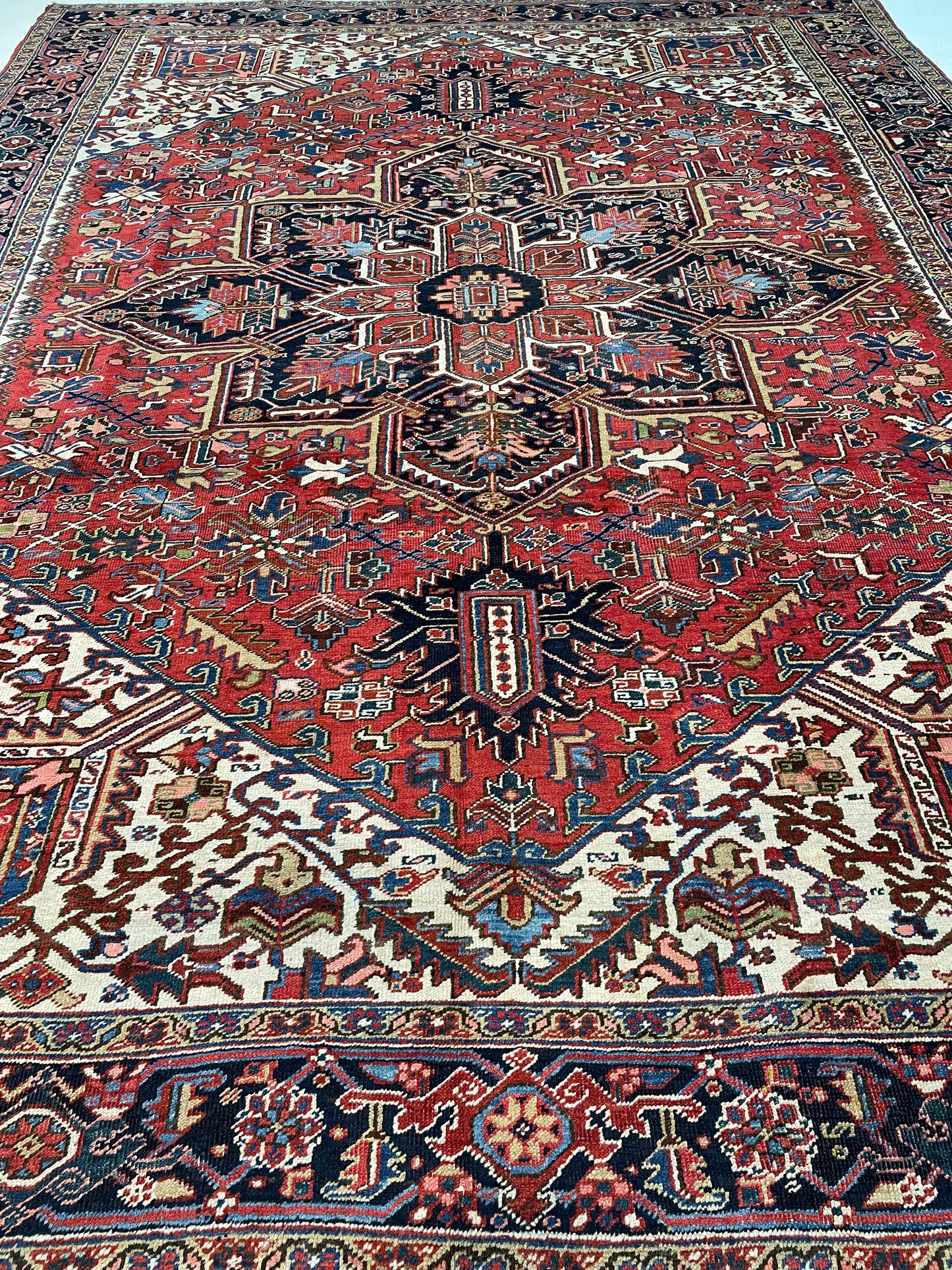 Hand-Knotted Wool Rug Heriz Serapi 9'2" x 11'10"